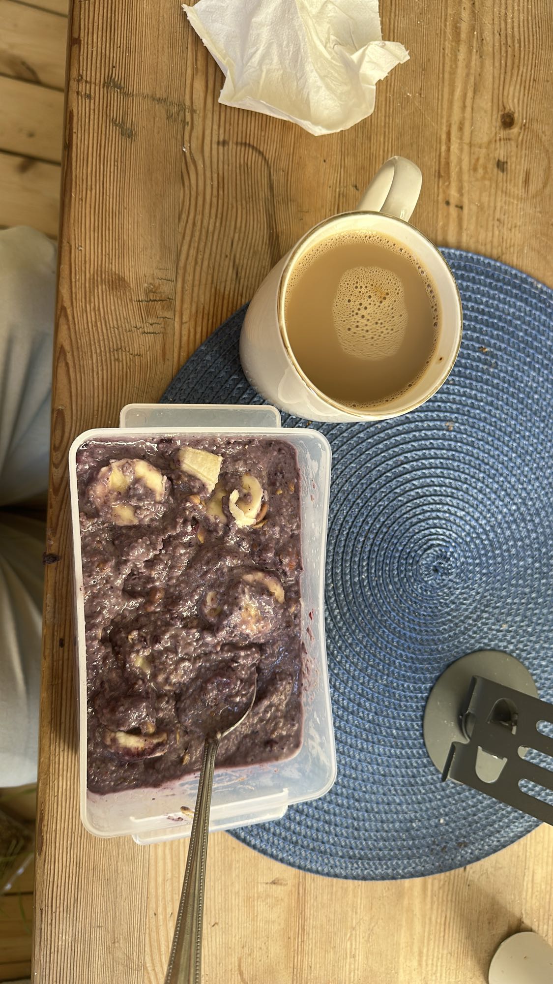 Blåbärsgröt med banan & kaffe