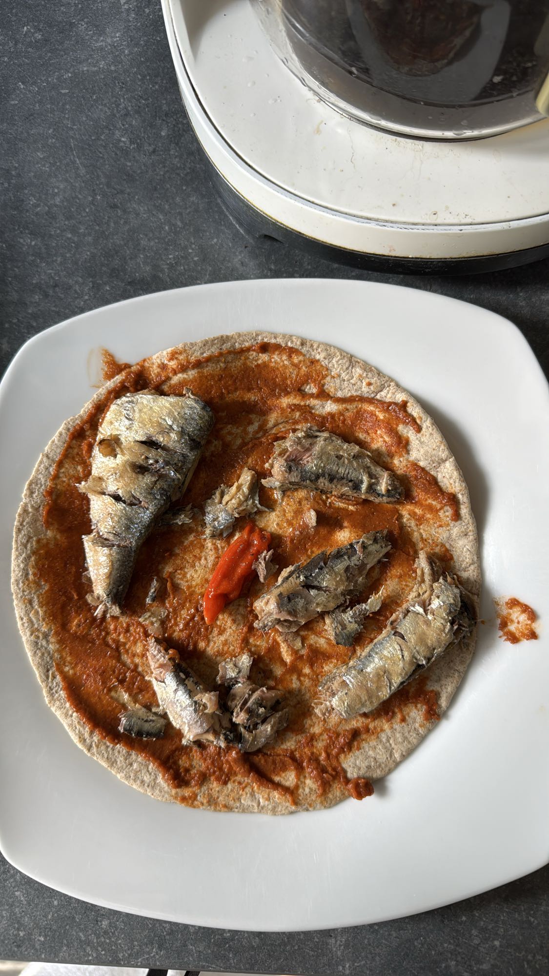 Sardine wrap met saus