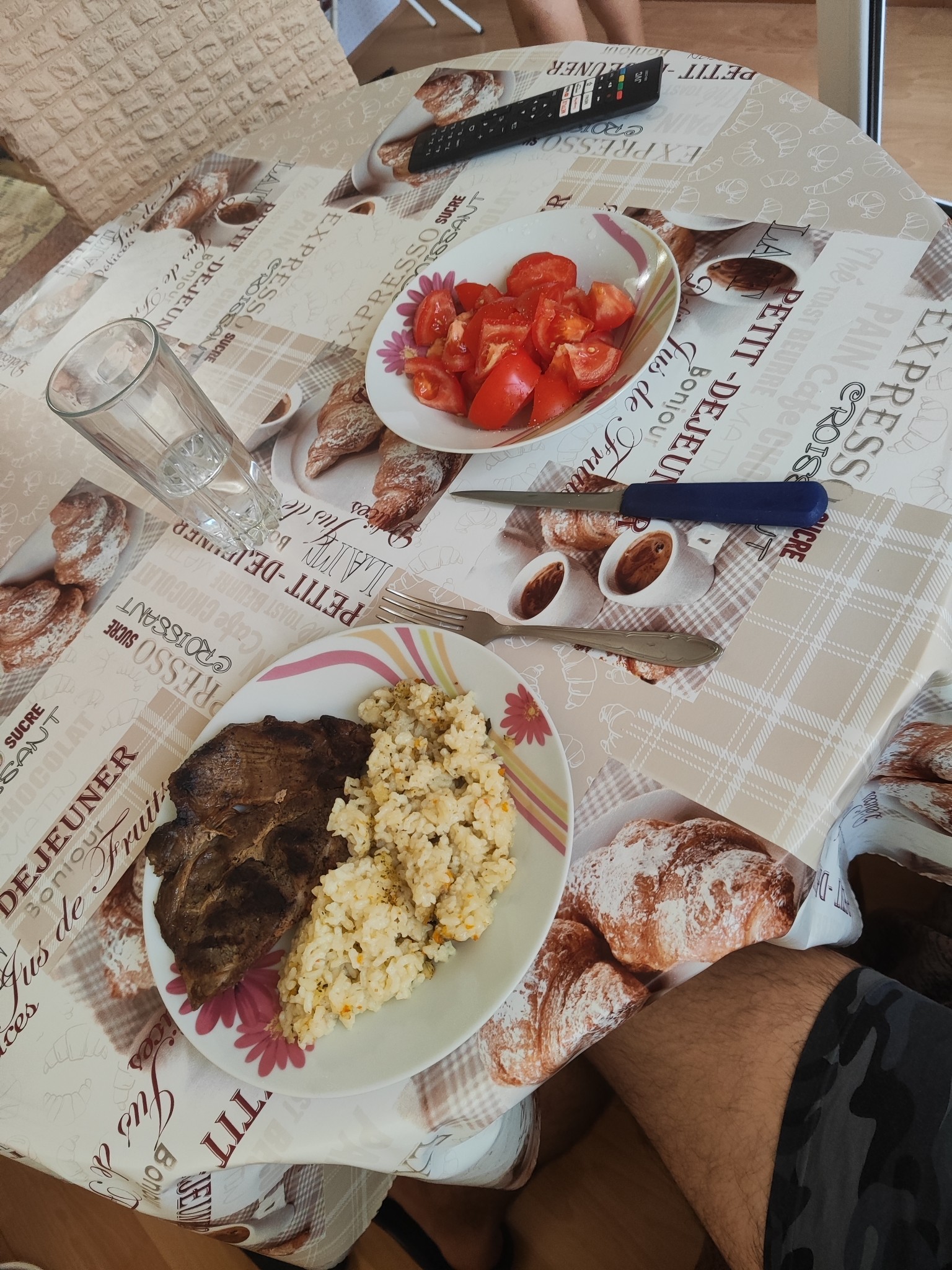 Grilled meat, rice, tomato
