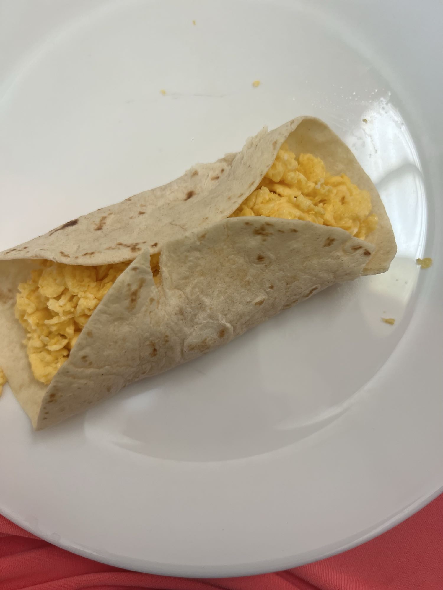 Tortilla con huevo revuelto