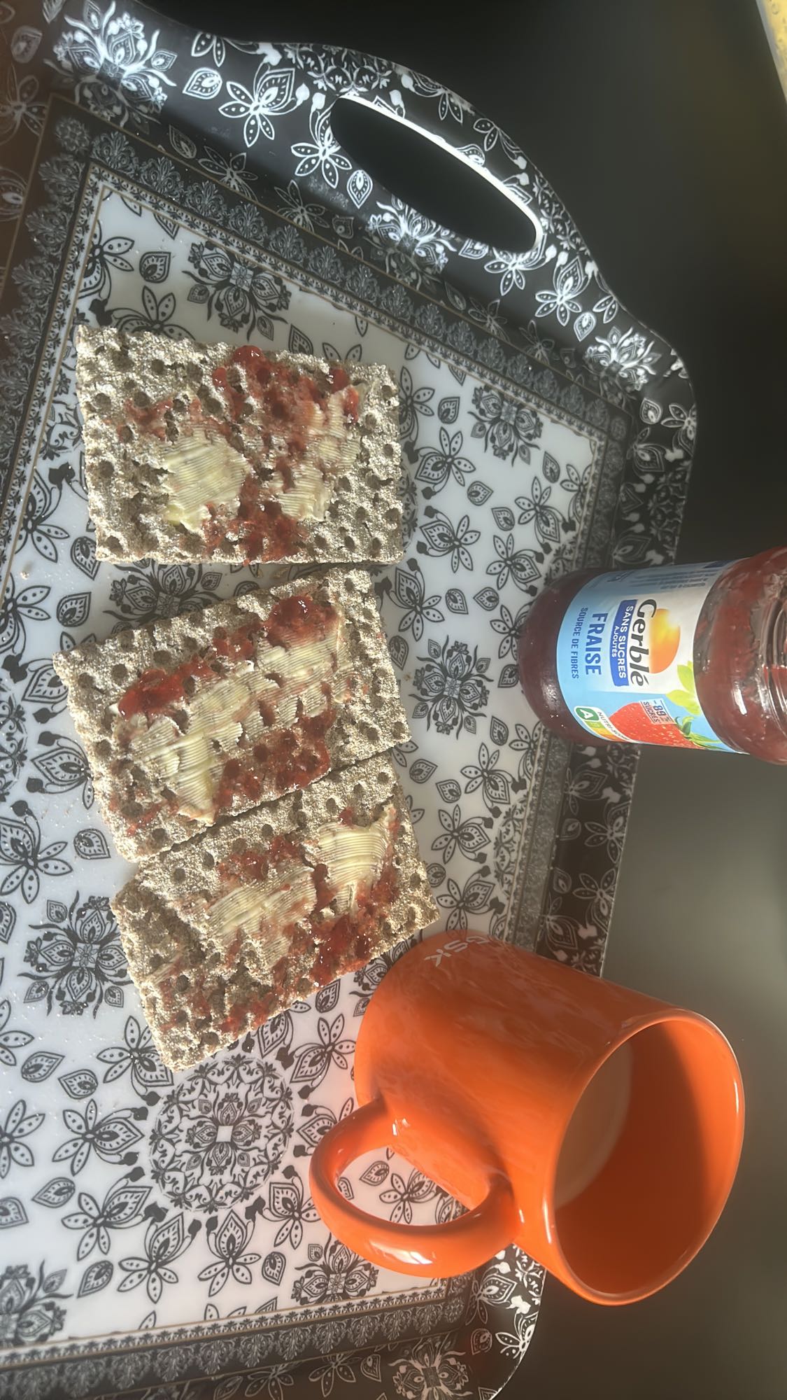 Tartines croquantes à la confiture