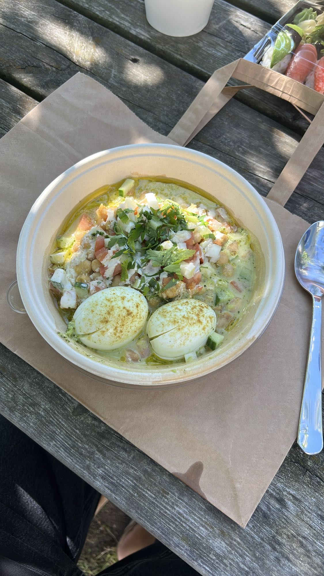 Äggsallad med kikärtor