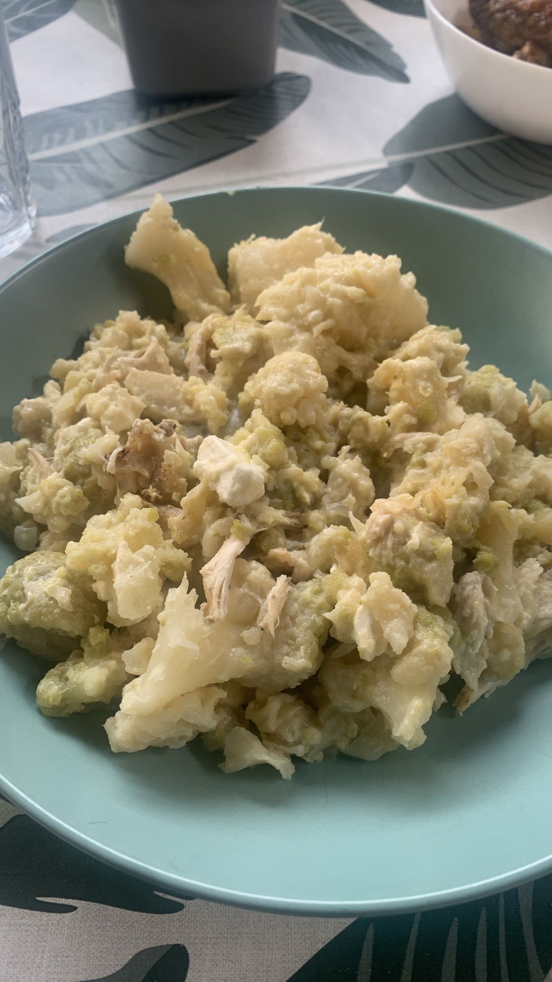 Pollo con coliflor y brócoli