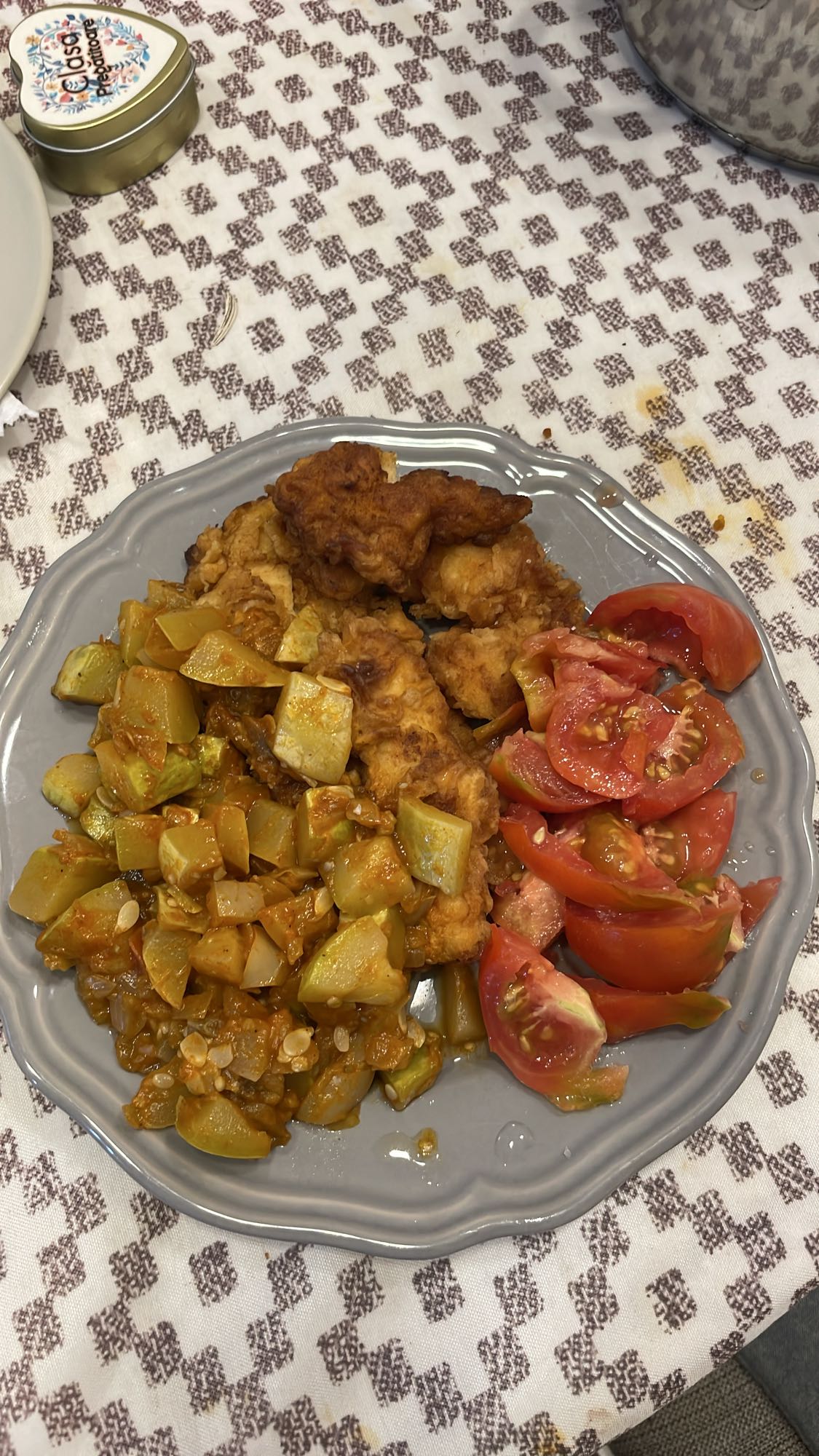 Pui pane cu legume și roșii