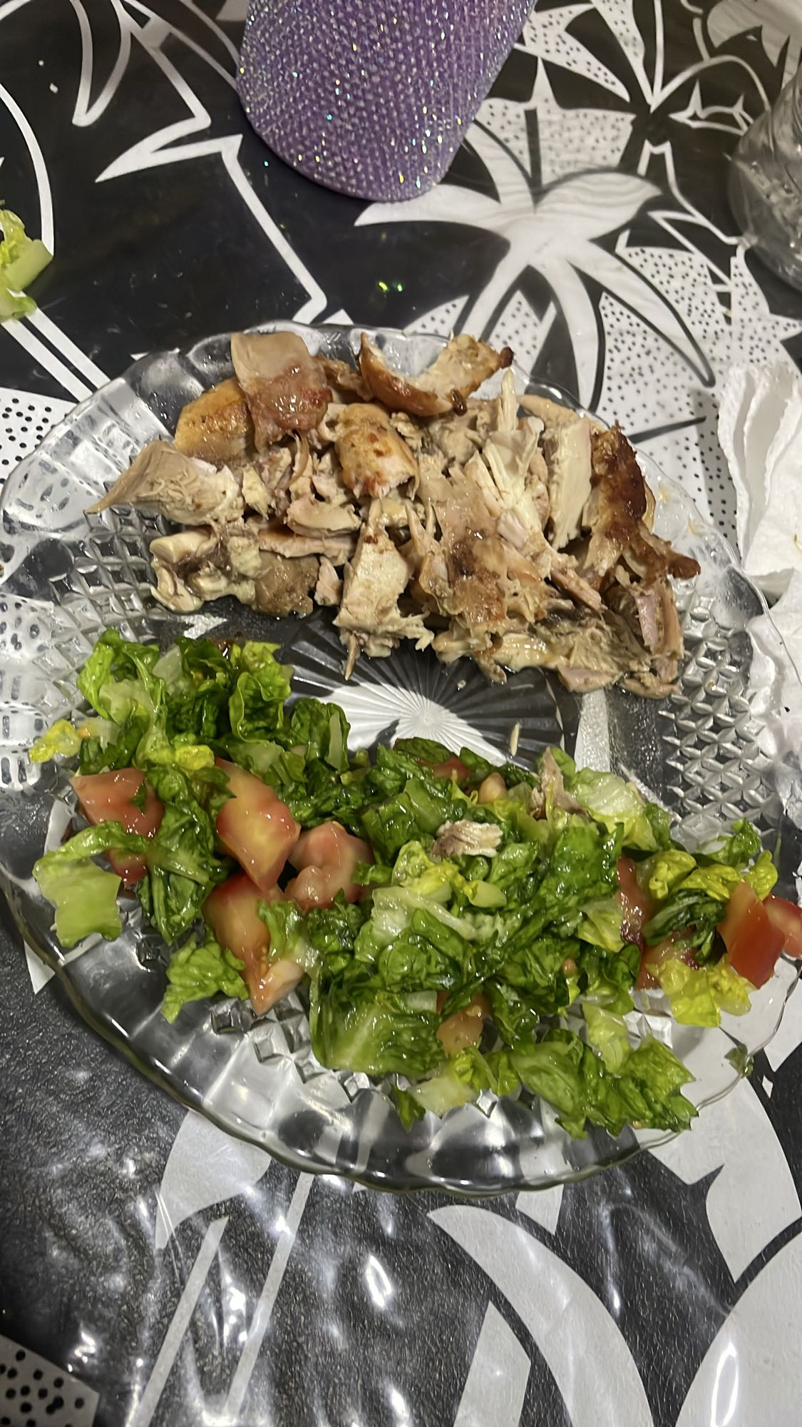 Pollo asado con ensalada