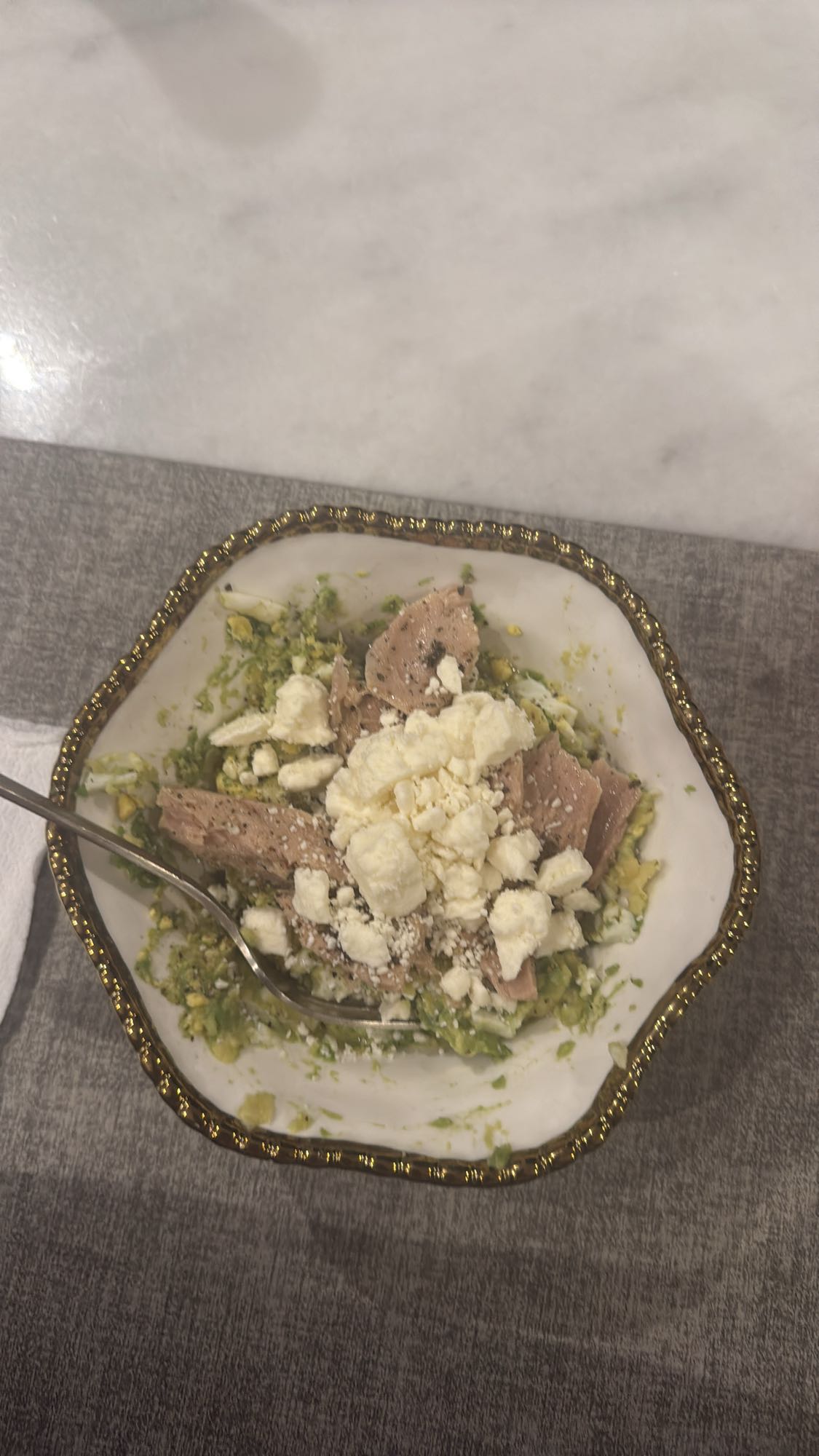 ensalada de atún y queso feta