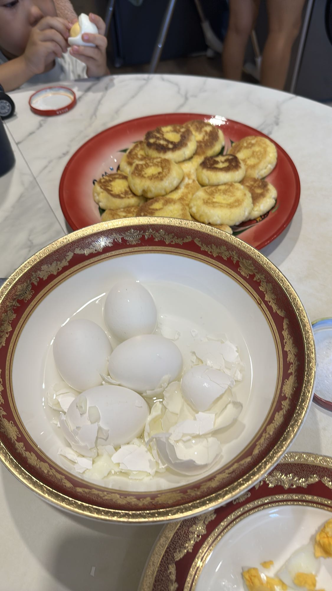 Сырники с яйцами