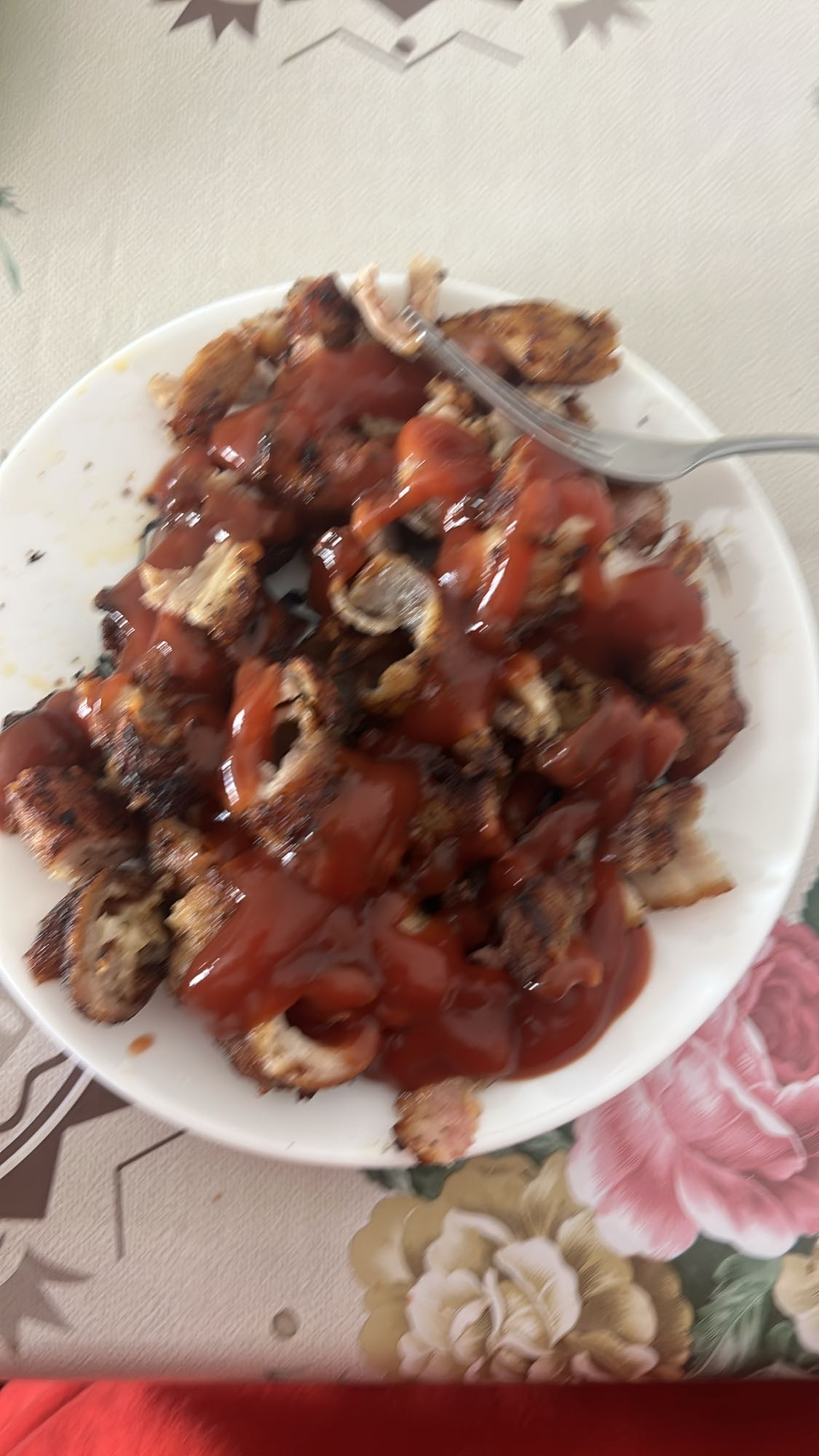 Carne cu sos de roșii