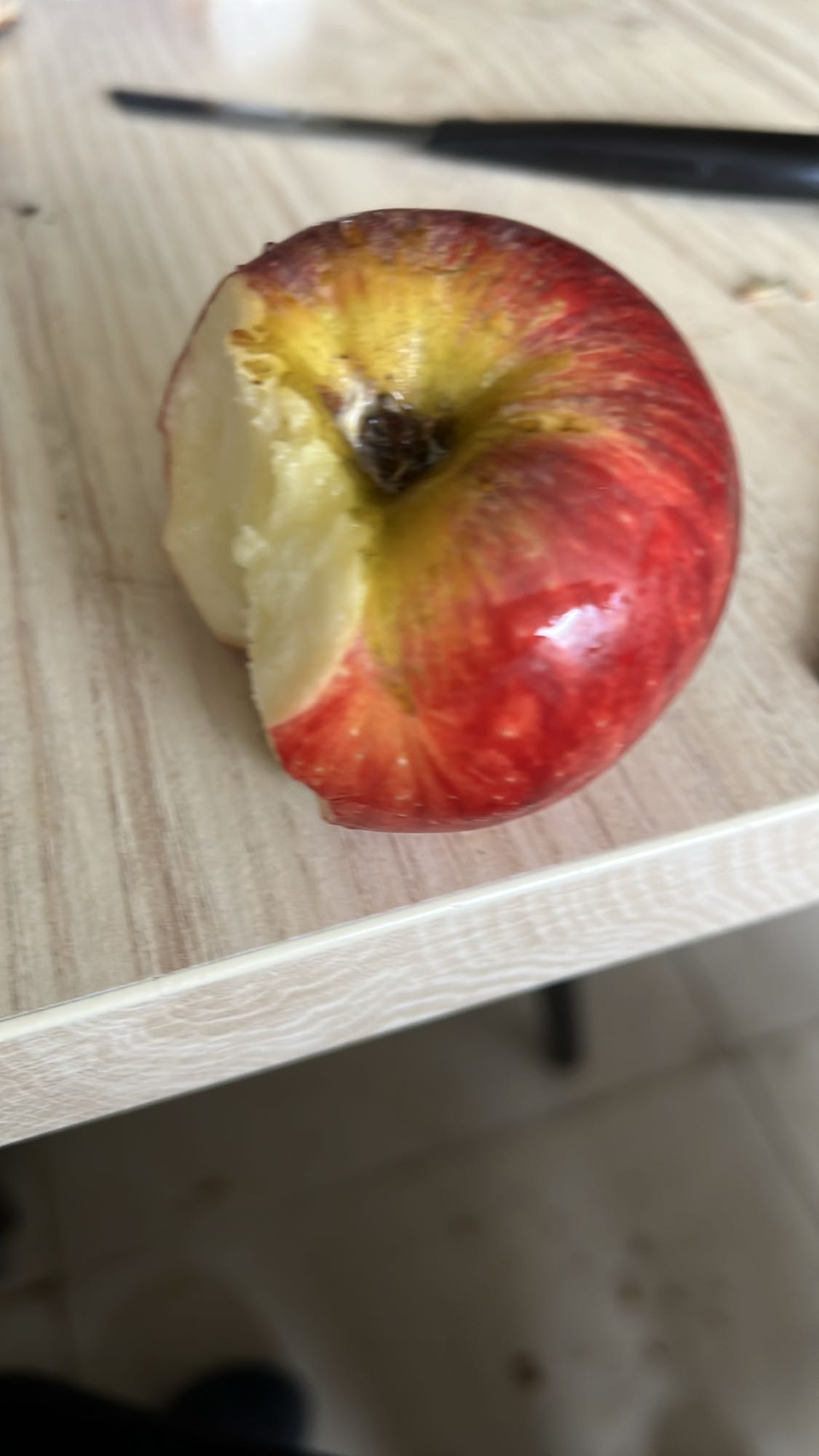 Pomme croquée