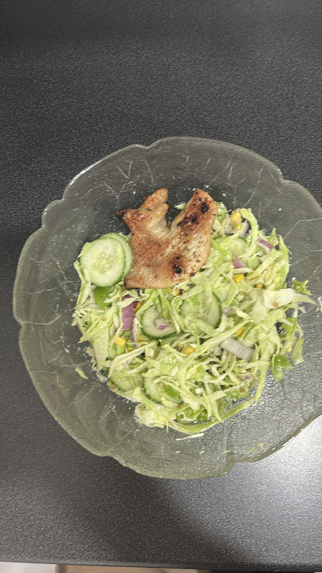 Kyllingsalat med grønnsaker