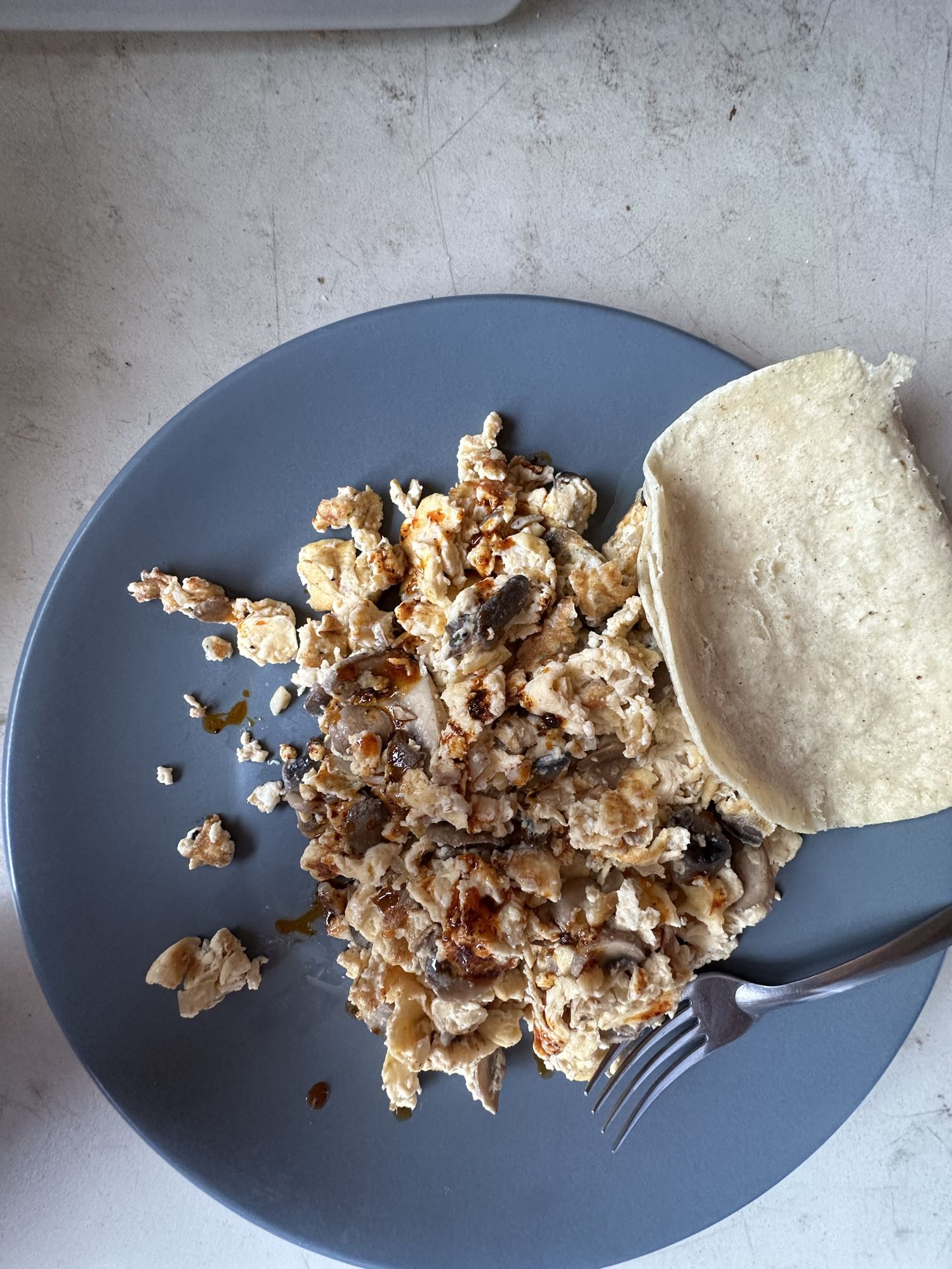 Huevos con champiñones