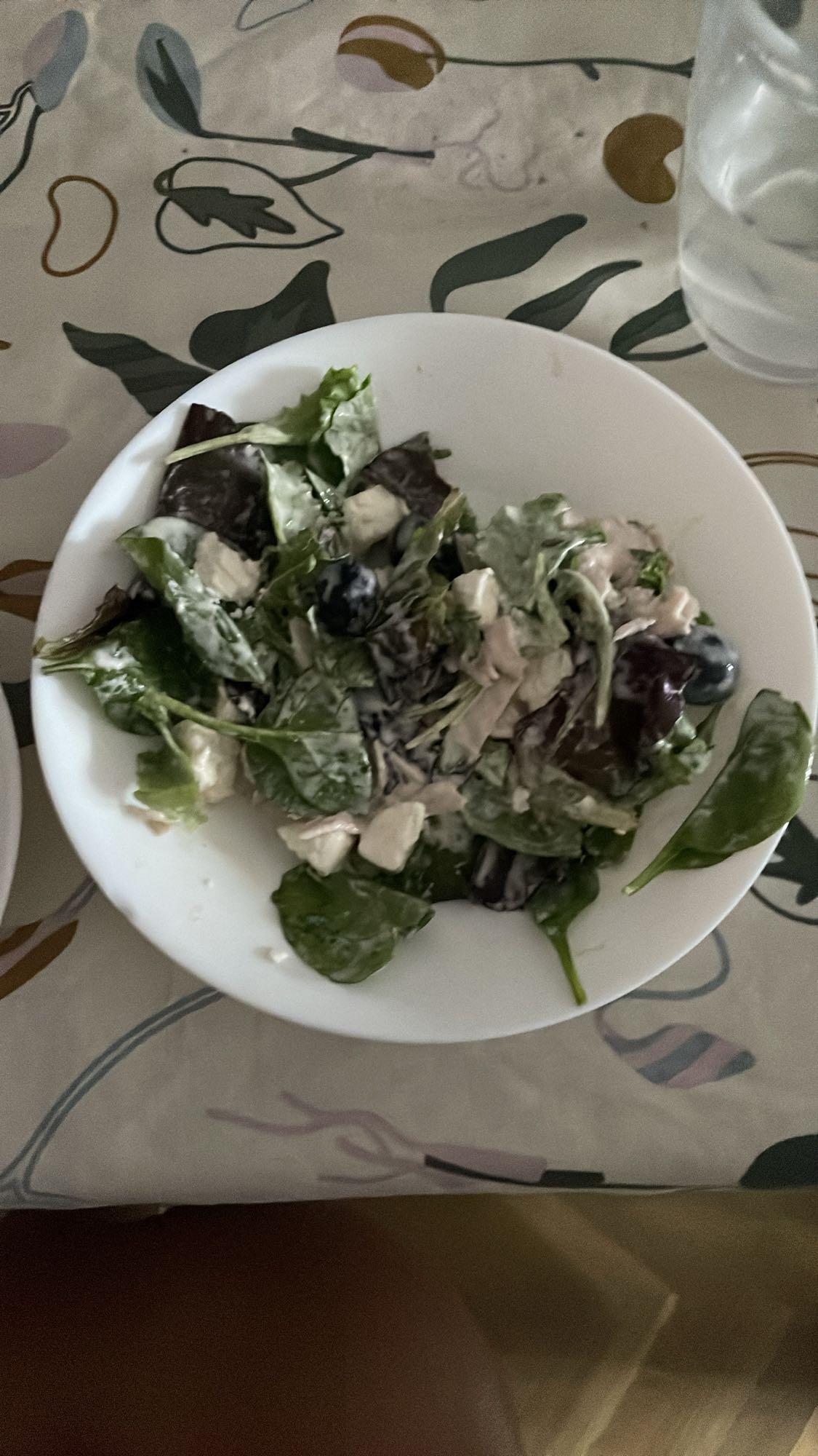 ensalada de pollo y espinaca