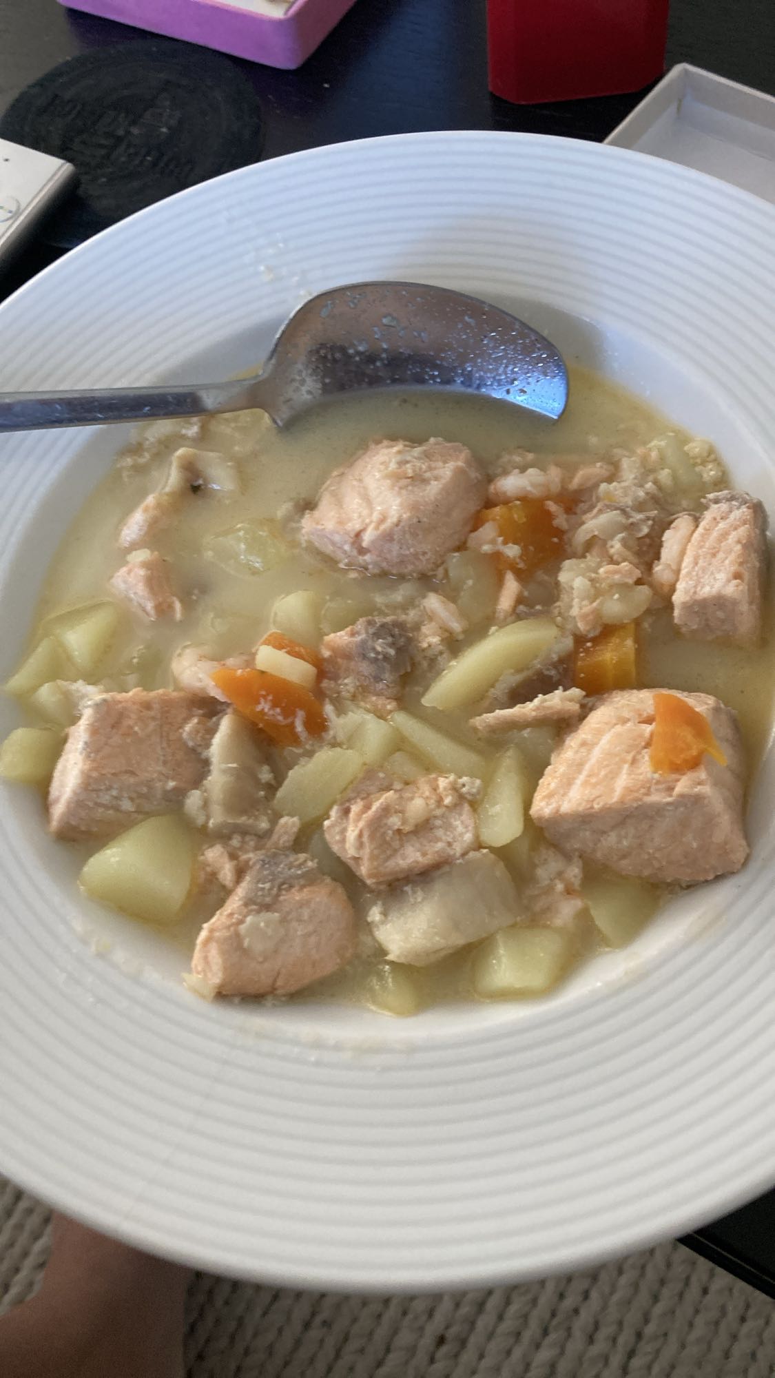 Laxsoppa med grönsaker