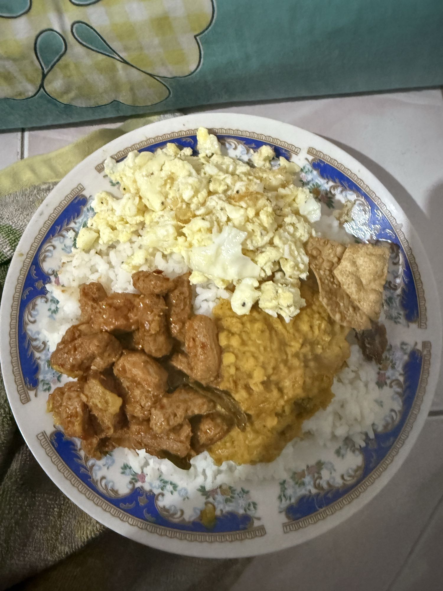 Rice with egg and curry