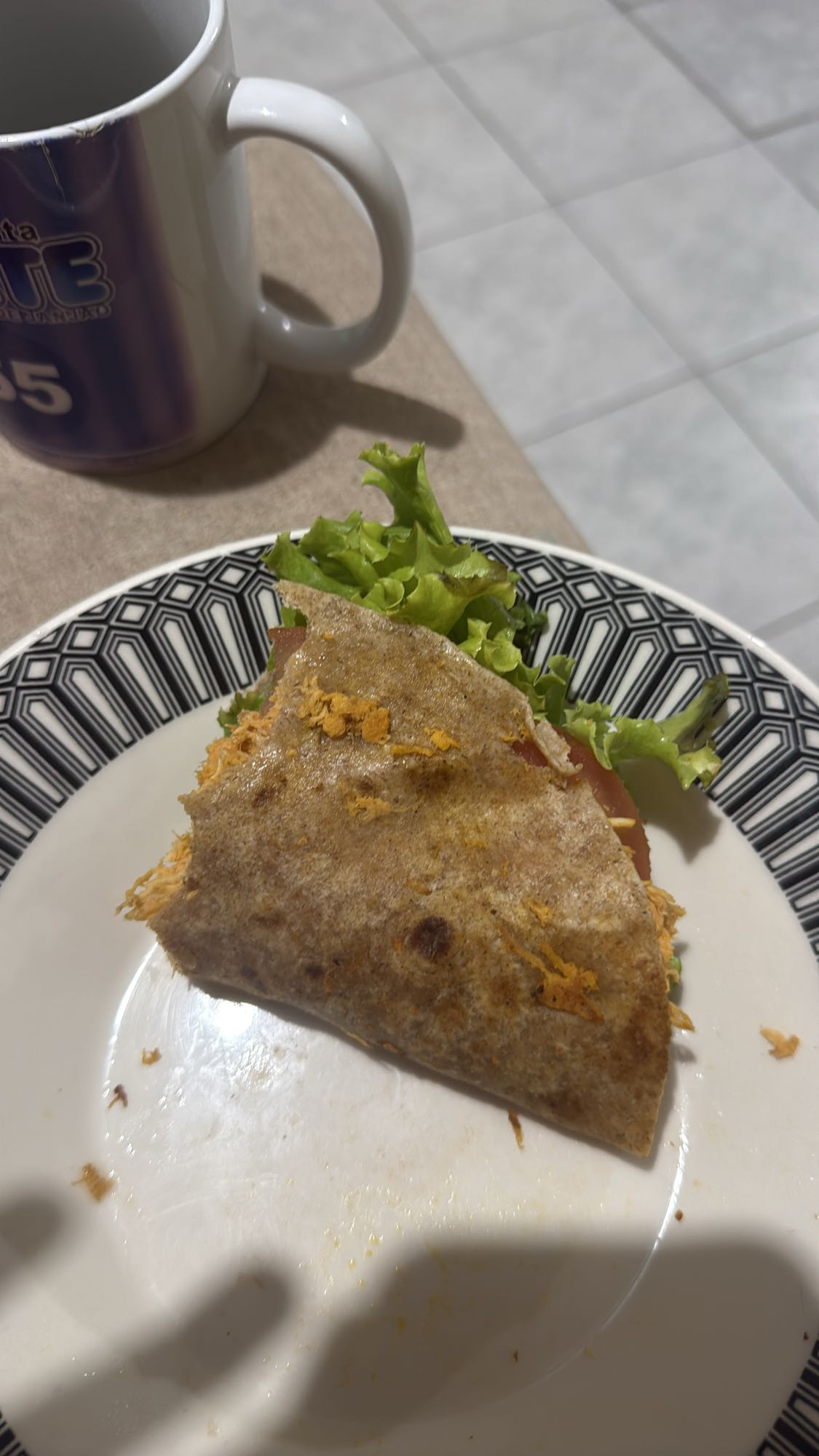 Wrap de frango e alface