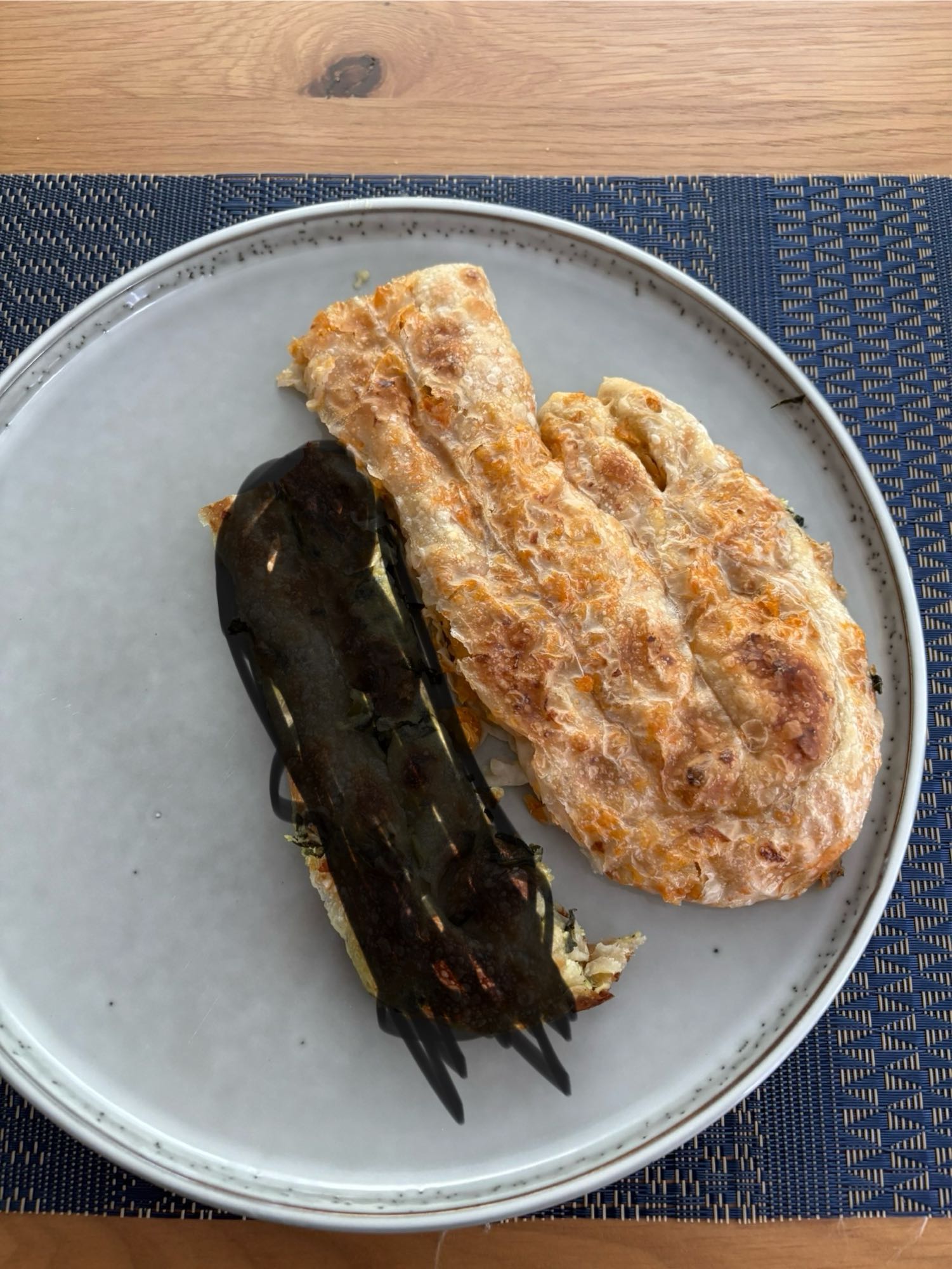 Flatbread with seaweed wrap