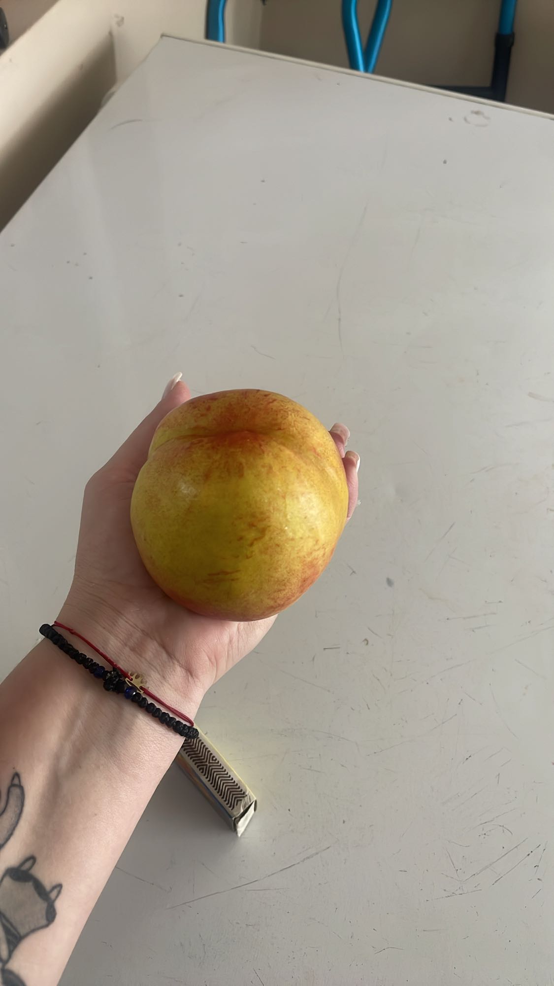 Nectarina proaspătă