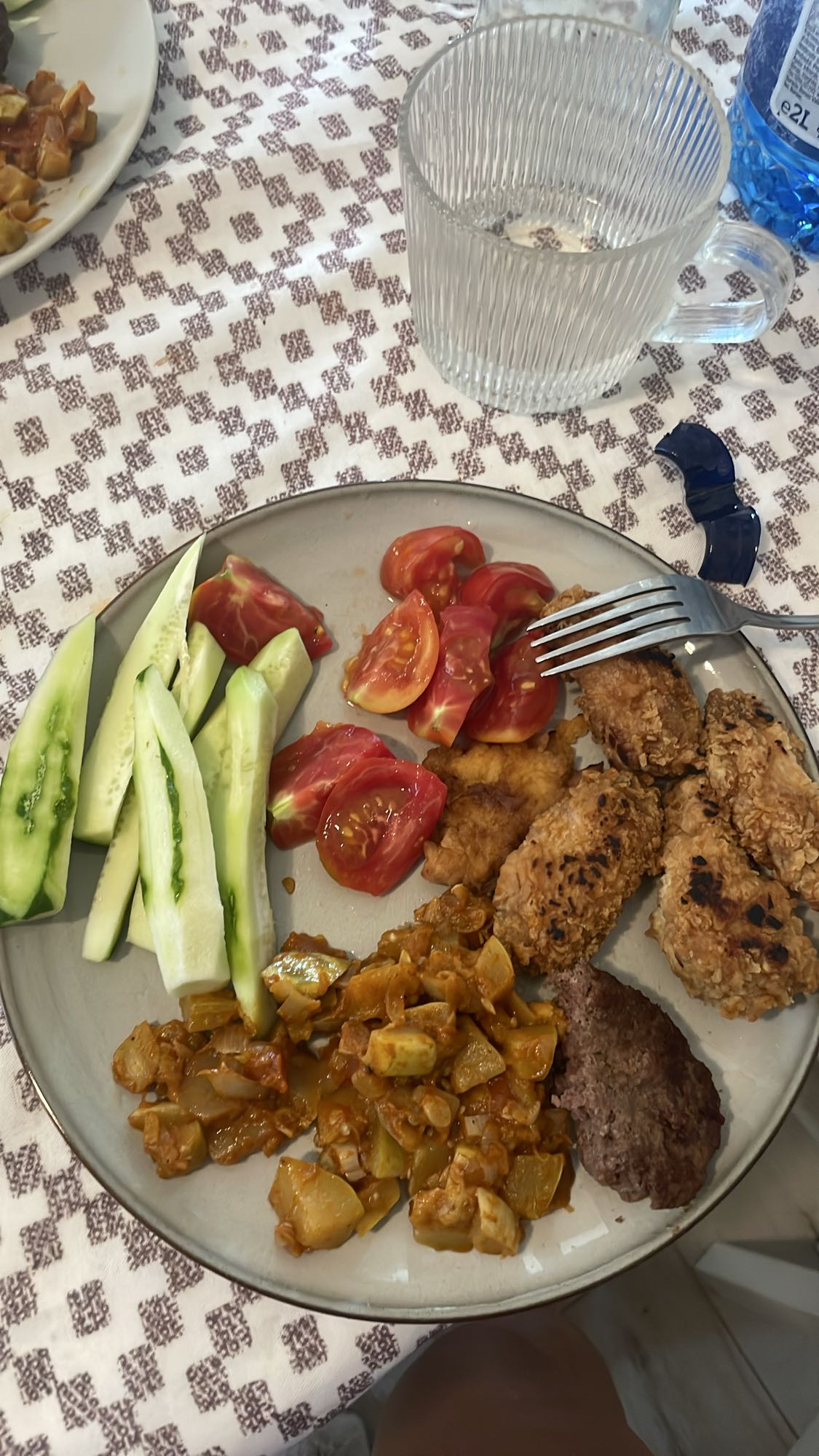 Prânz cu legume și carne