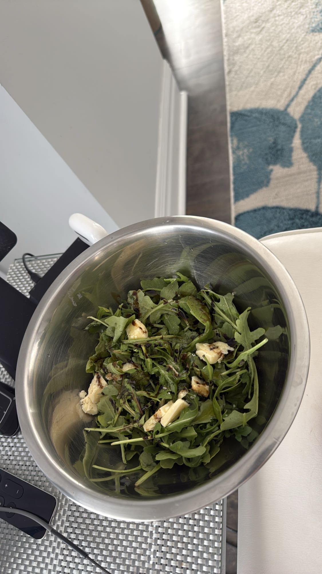 Salade roquette fromage