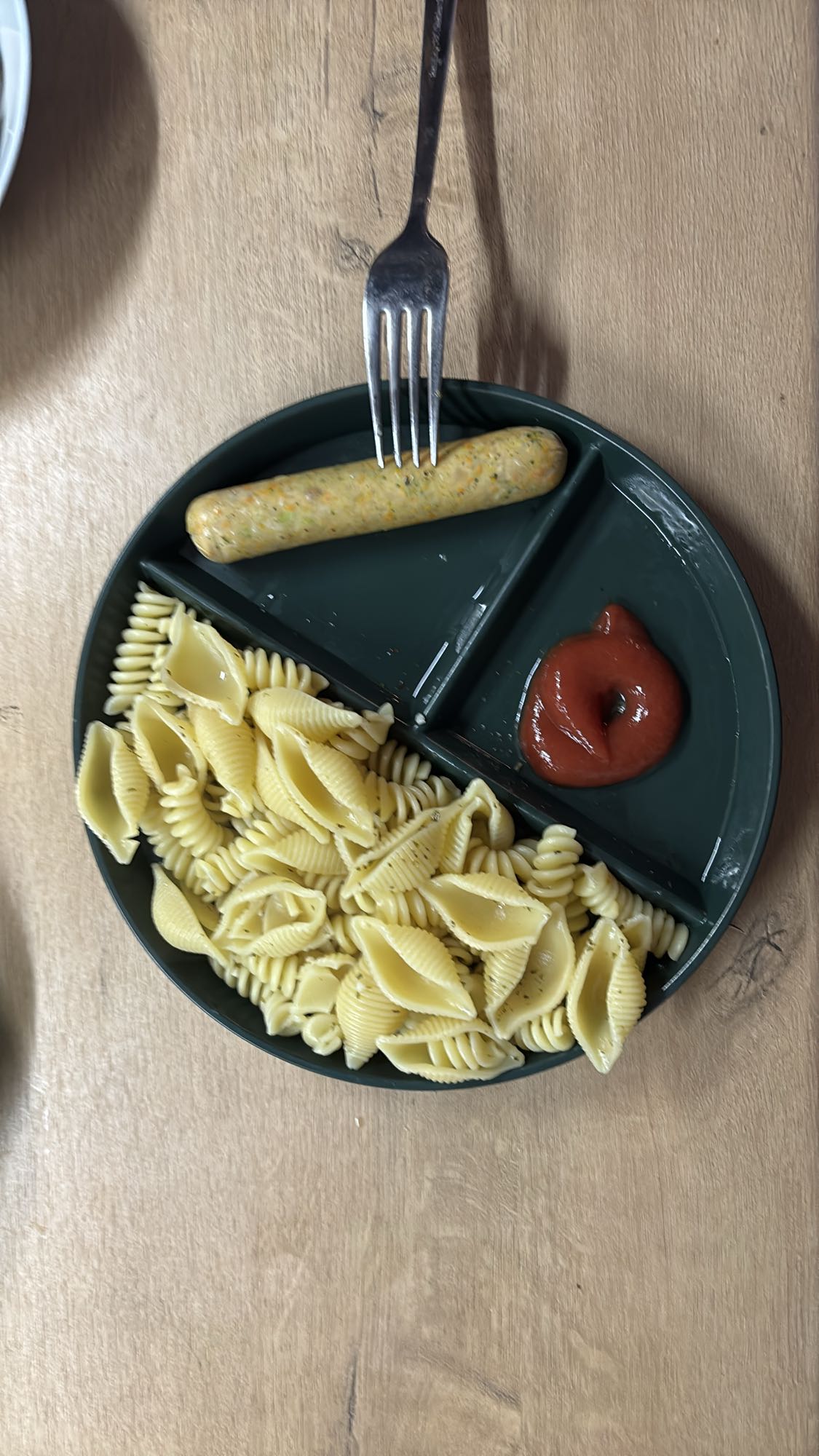 макароны с индейкой, брокколи и кетчупом без сахара