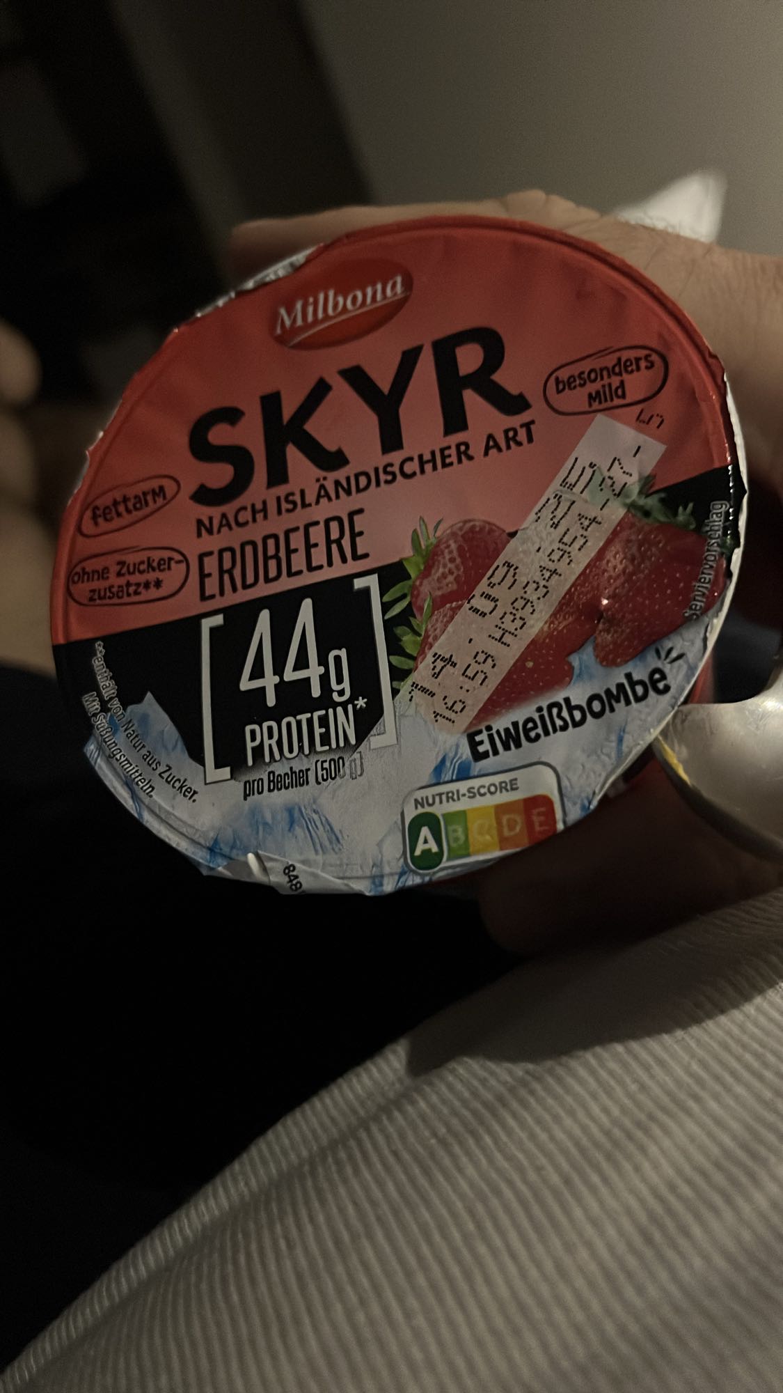 Skyr Erdbeere Becher
