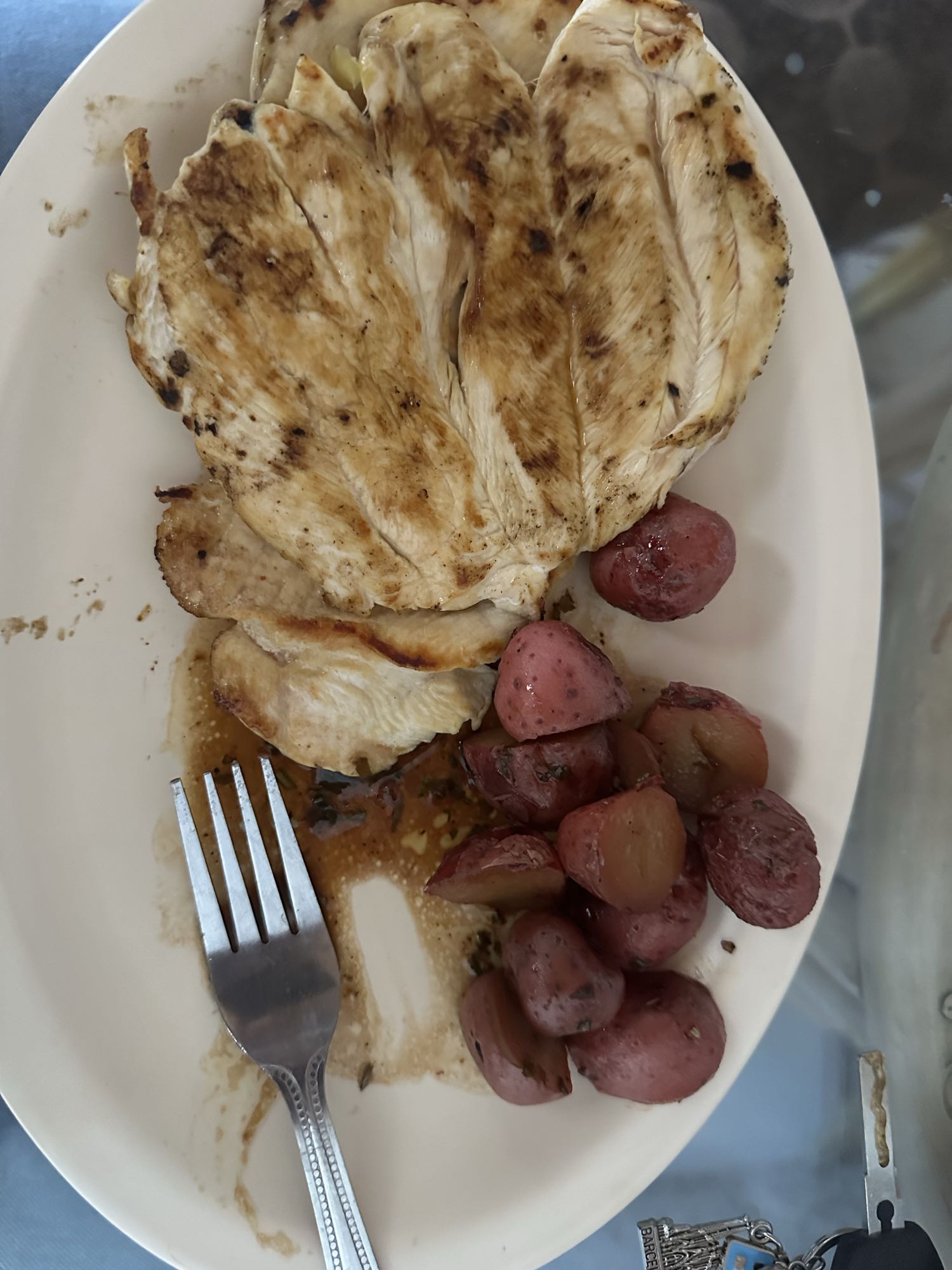 Pollo con papas rojas