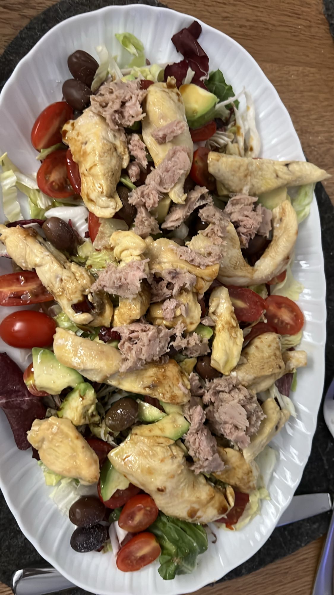 Tavuklu Ton Balıklı Salata