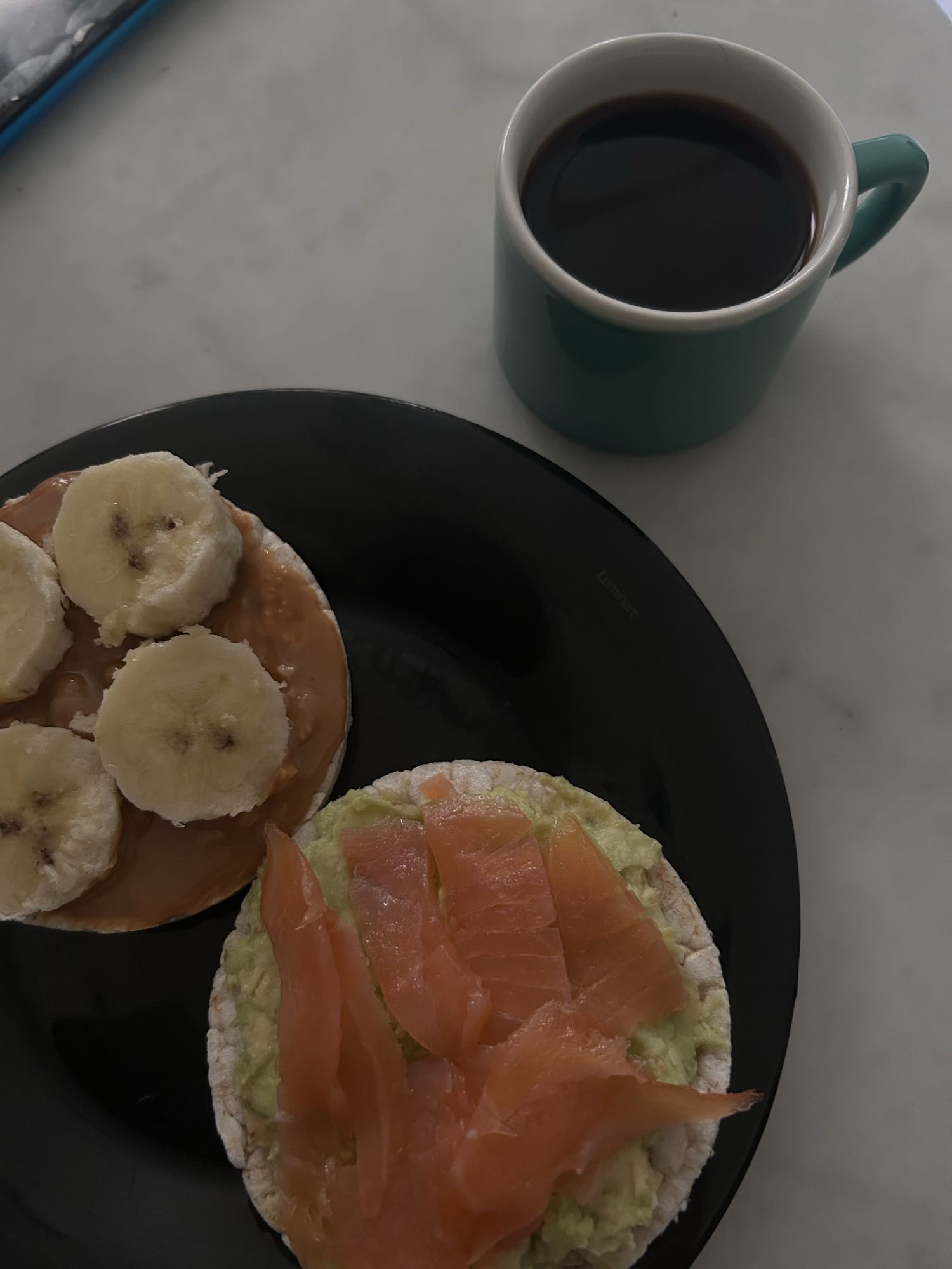Galettes garnies et café