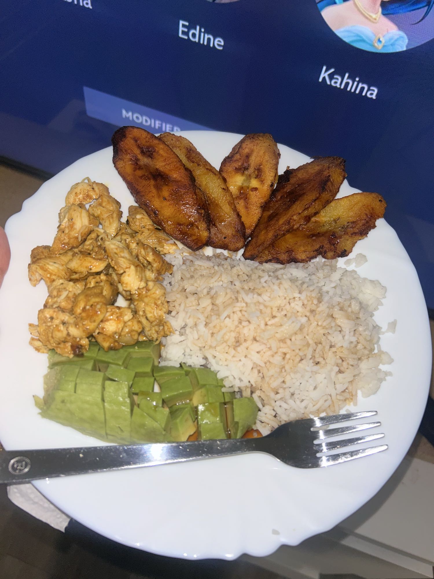 Poulet, riz, avocat, banane