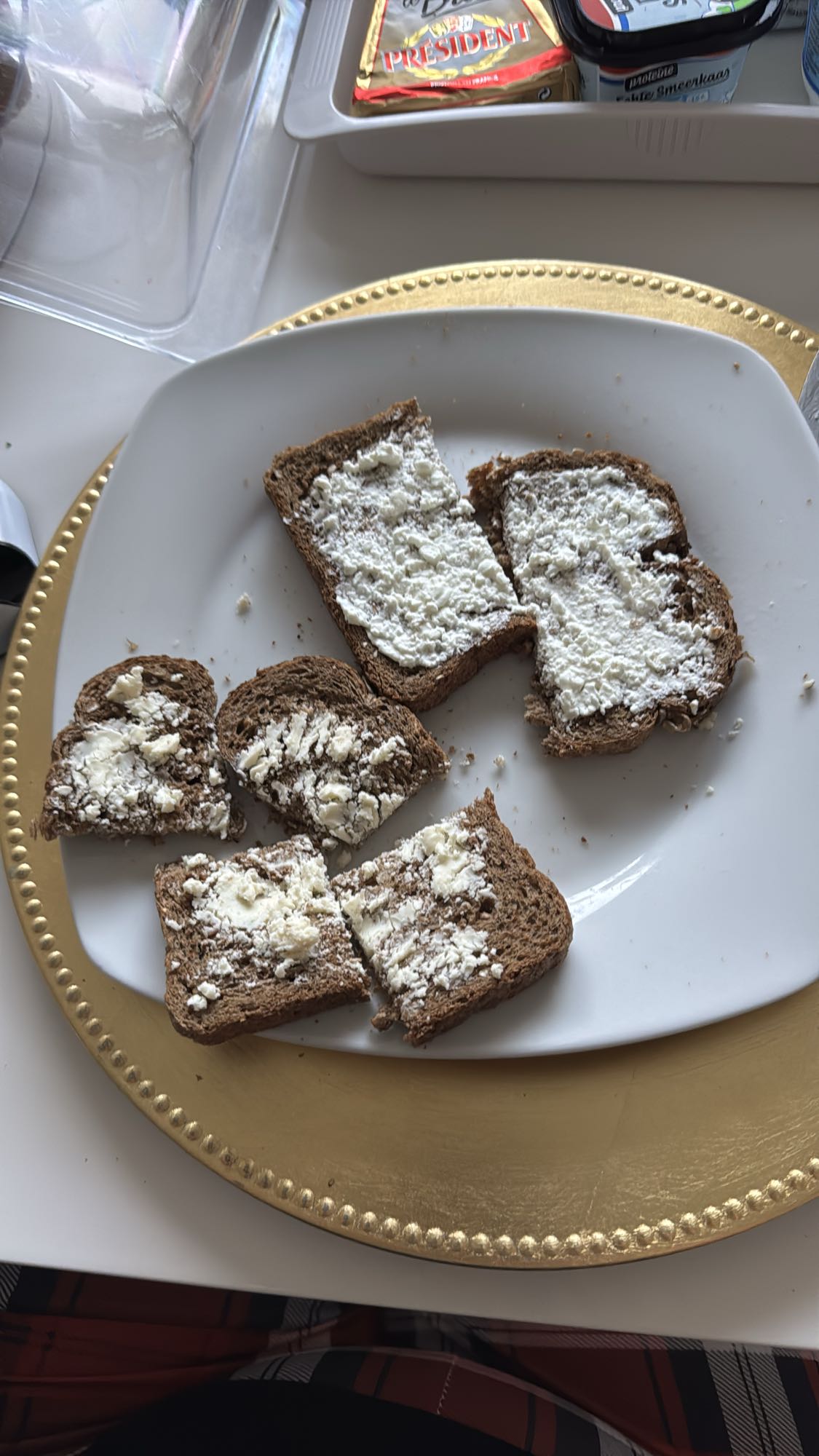 Volkorenbrood met smeerkaas