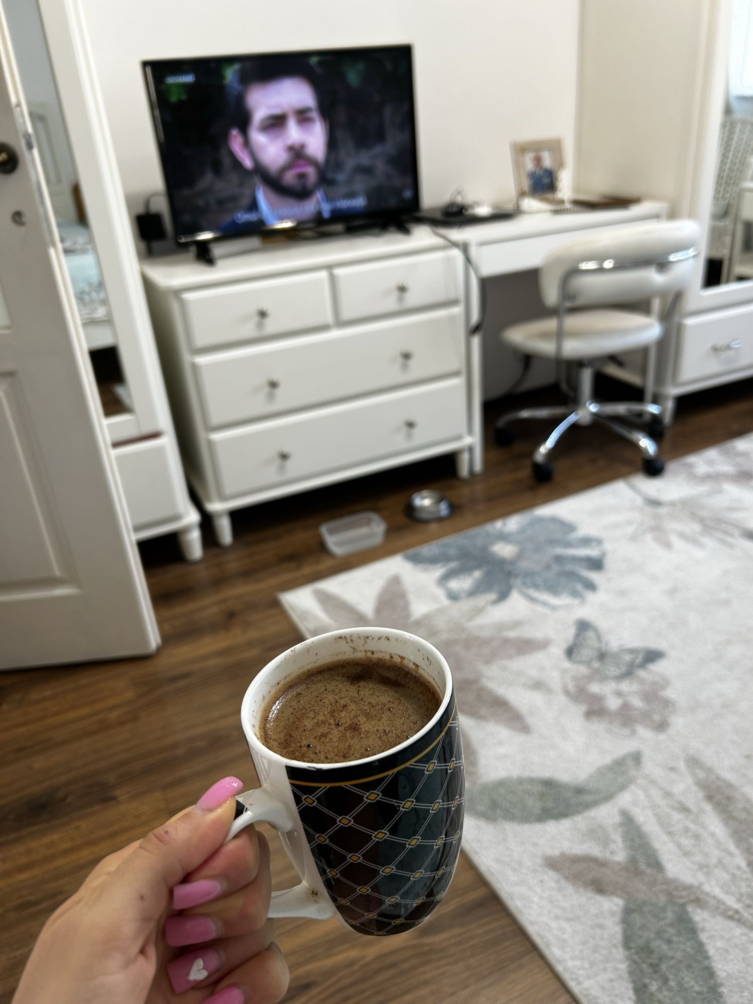 Cafea simplă cu puțină scorțișoară