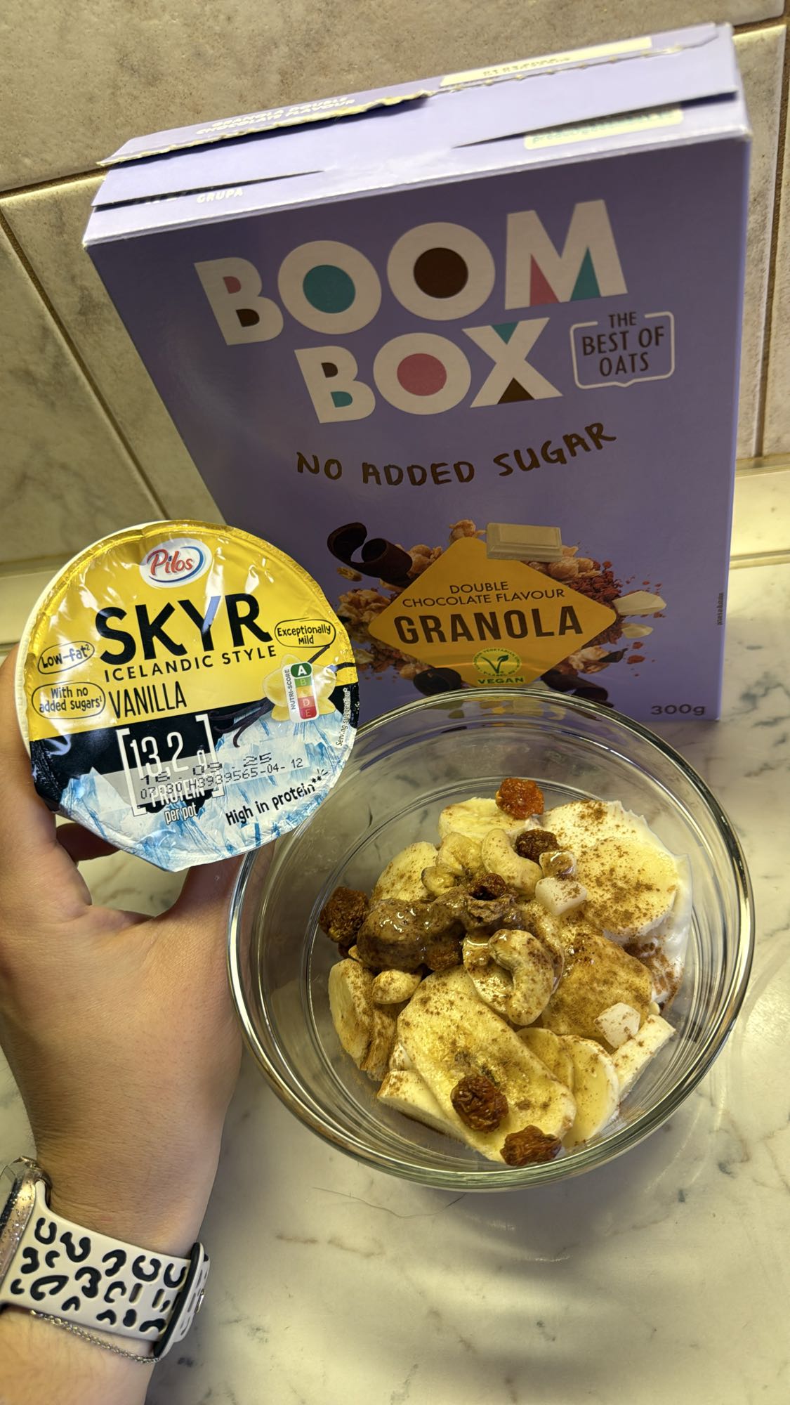 Skyr Granola Bowl
