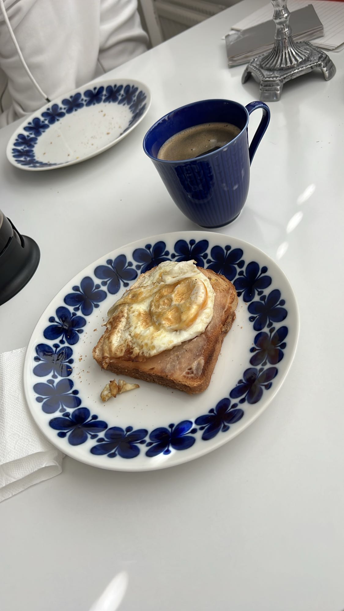 Toast med ägg och skinka