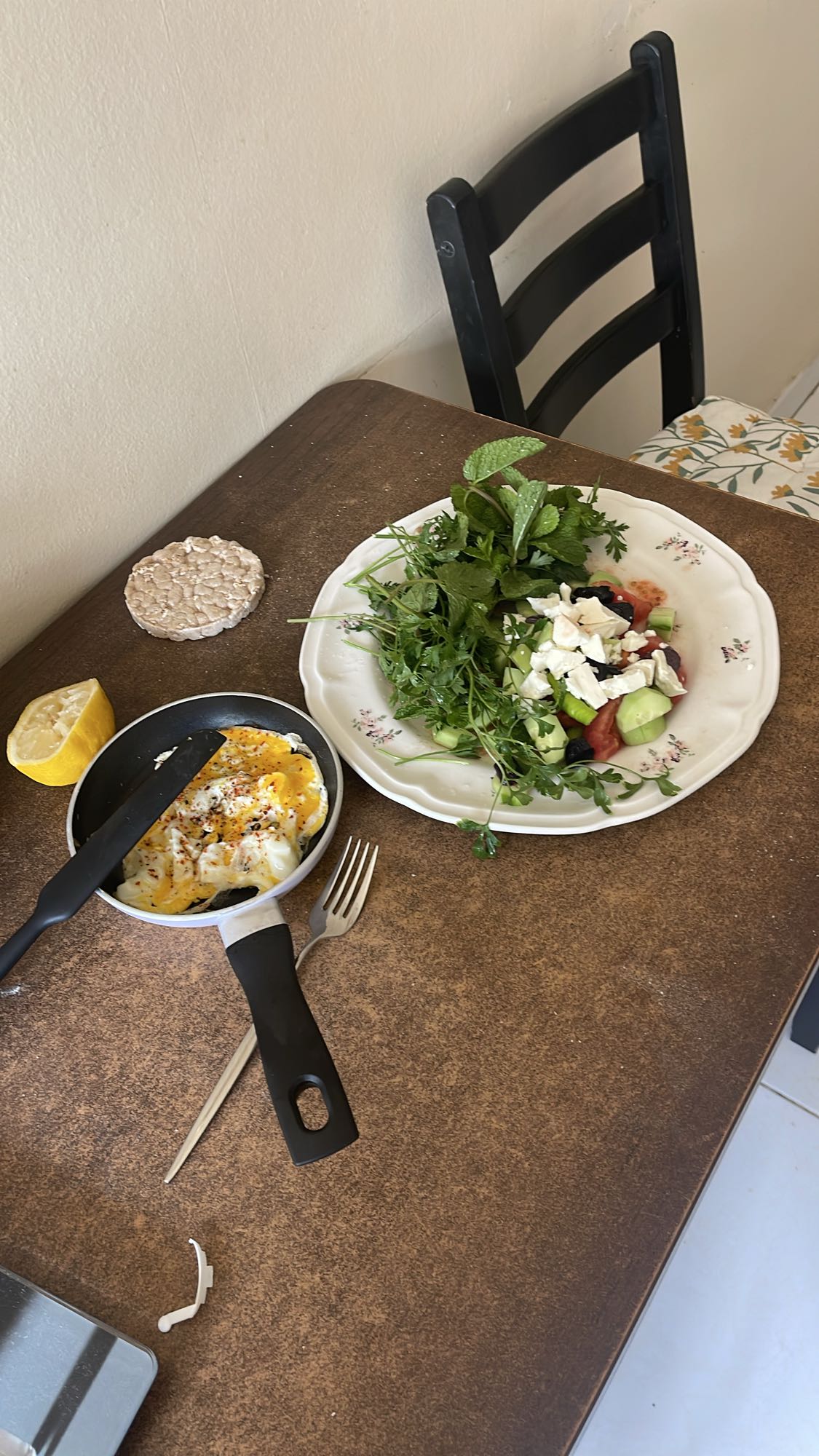 œufs et salade fraîche