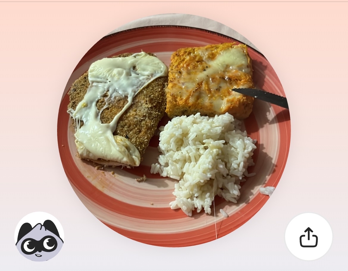 Pescado empanizado con arroz