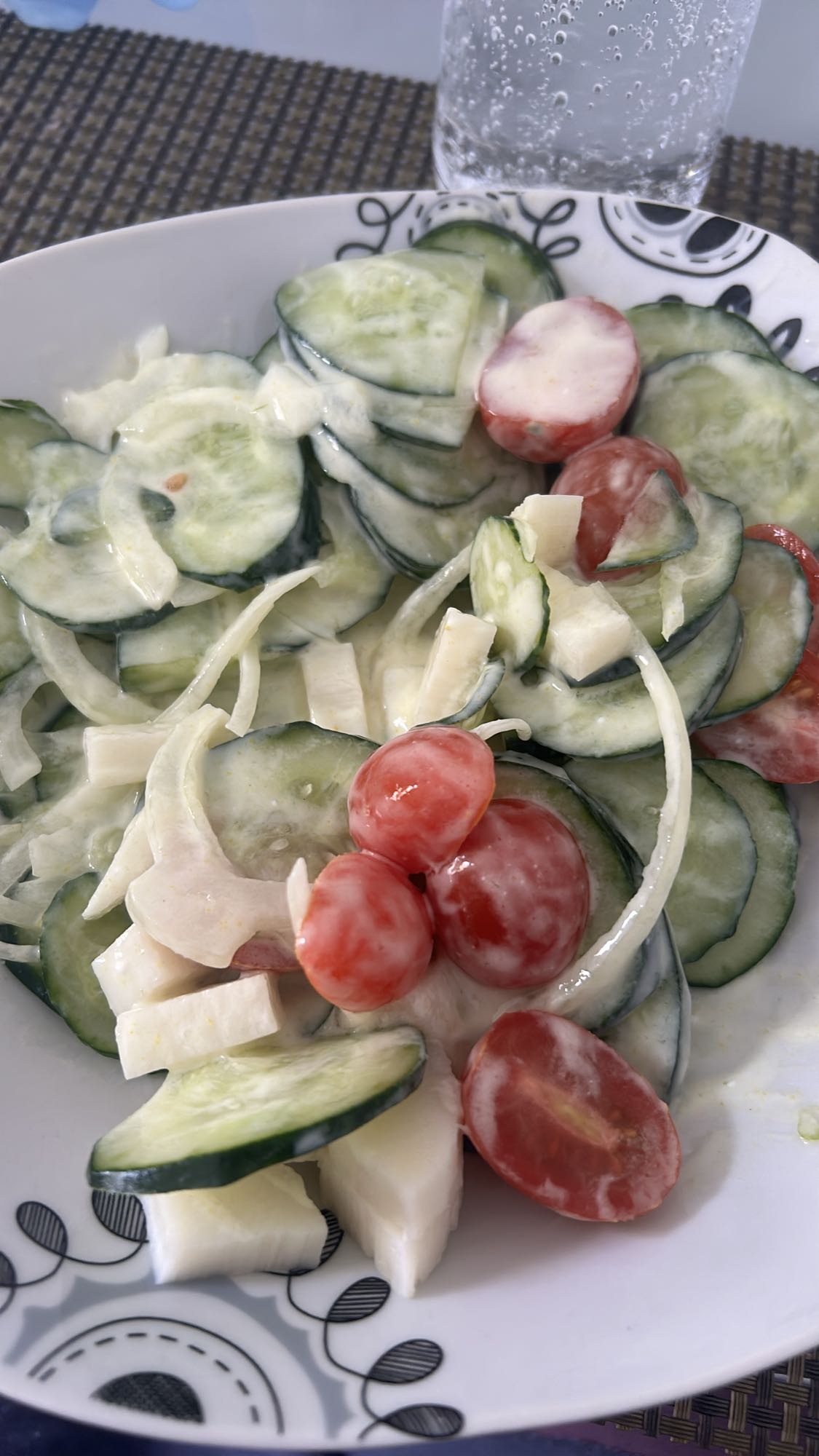 Salada de pepino cremosa