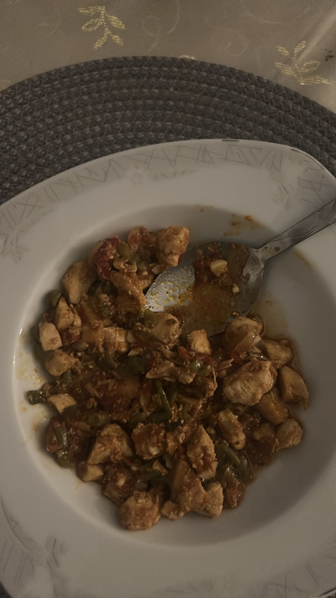 Tavuklu sebze yemeği