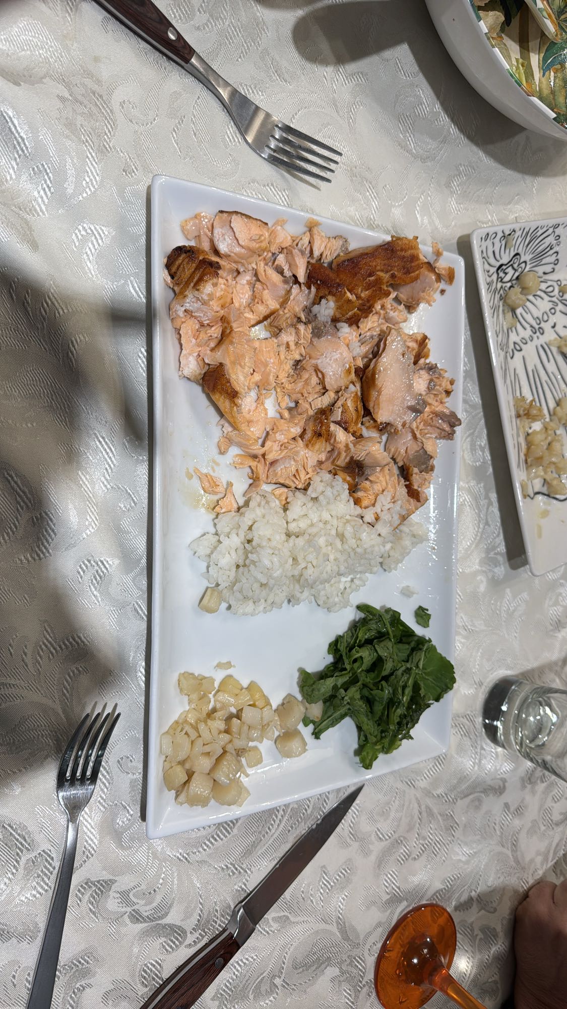 Salmón con arroz y verduras