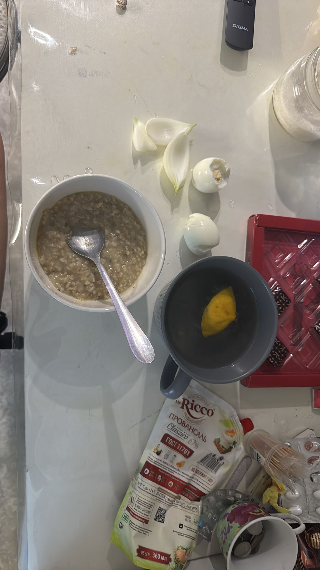 овсянка с яйцами и чаем