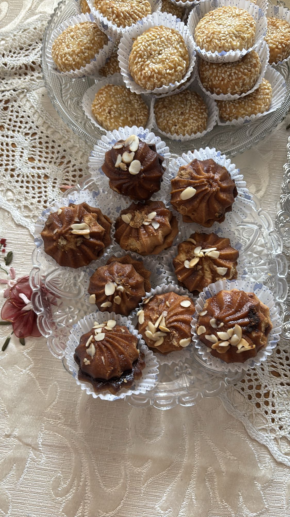 Sesame and almond cookies