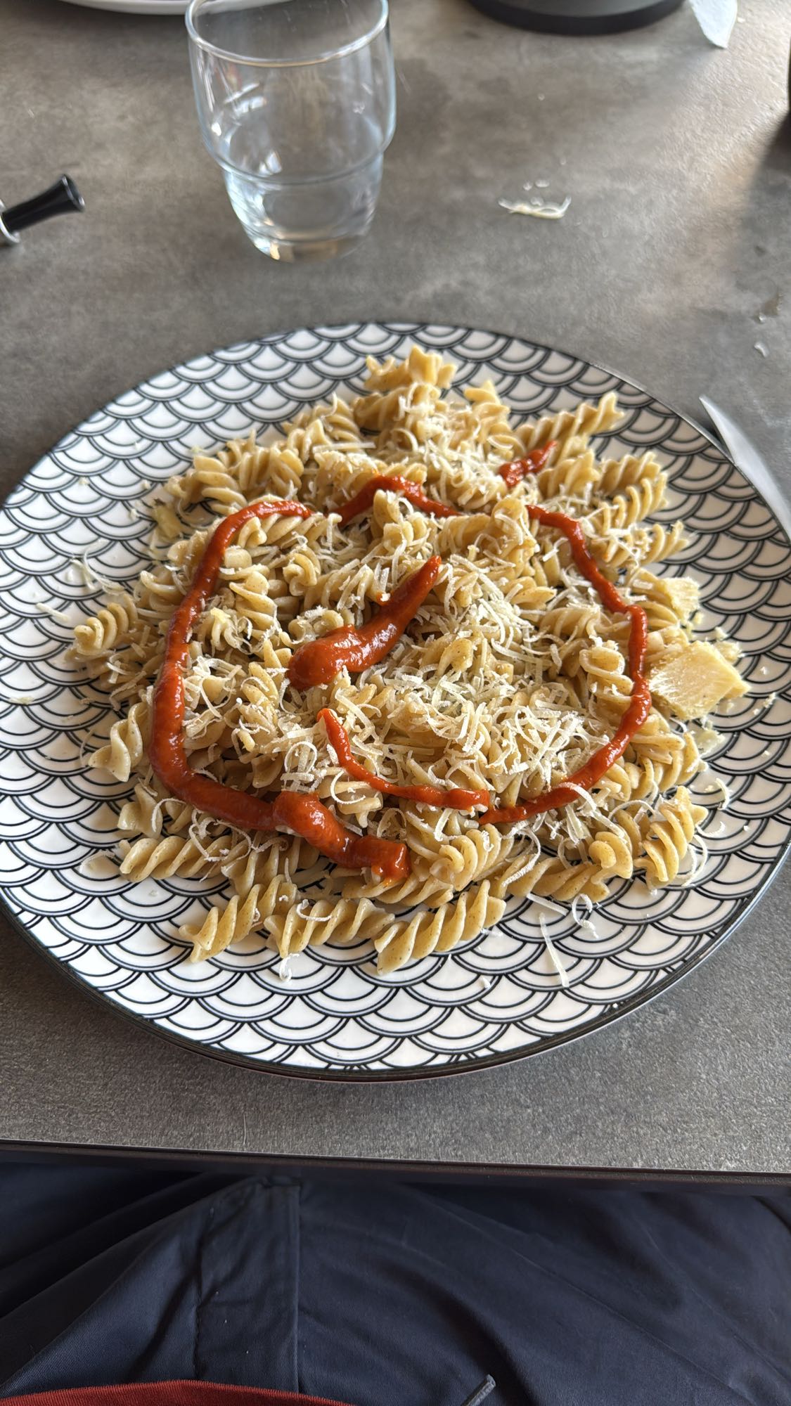 Pâtes au fromage et sauce