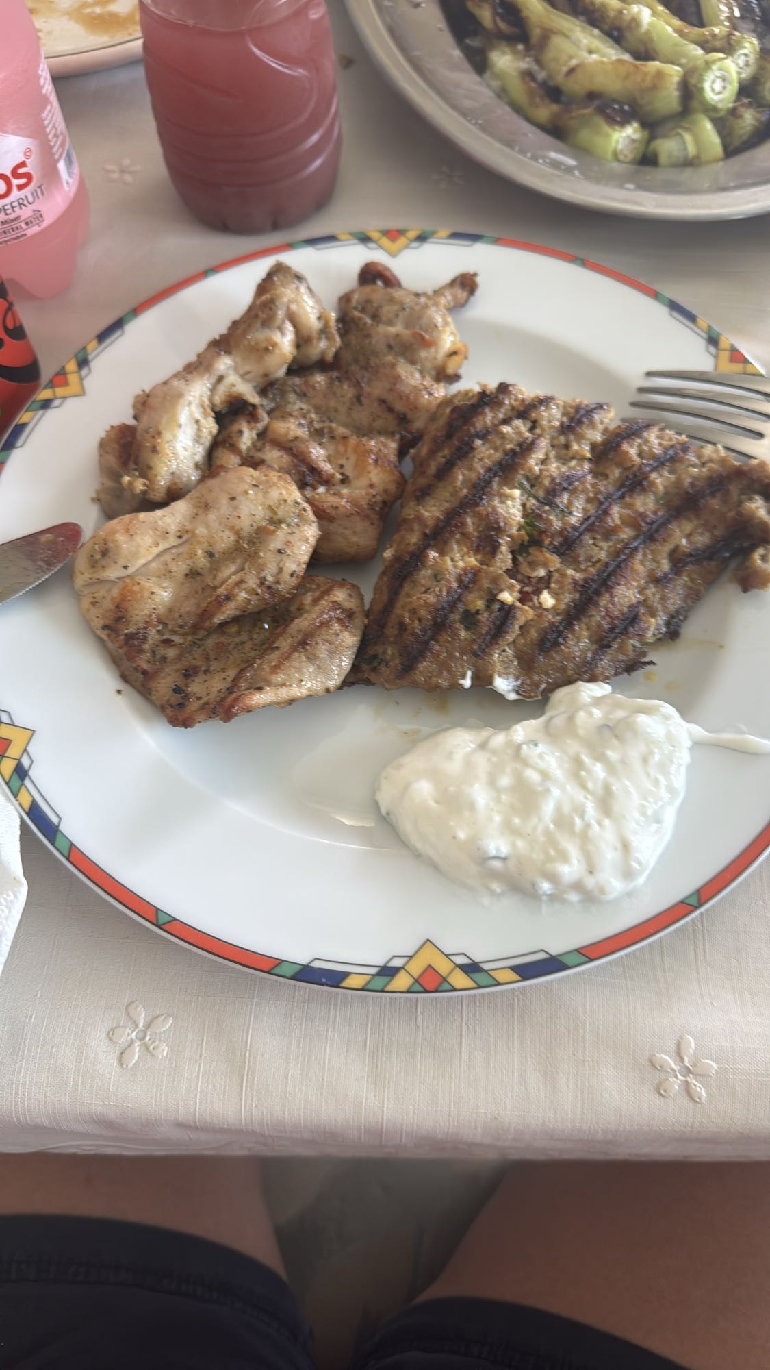 Izgara Tavuk ve Yoğurtlu Sos