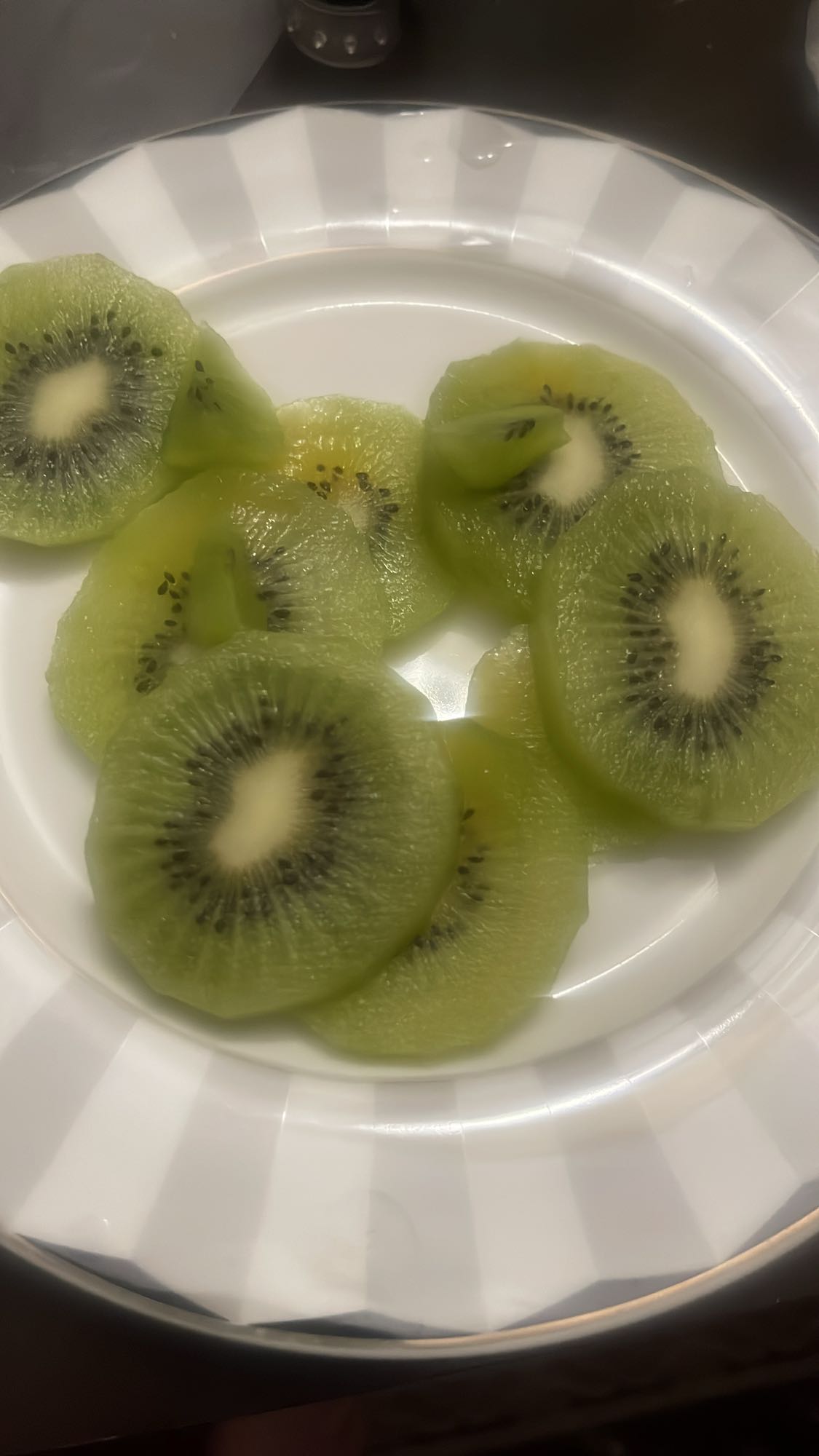 Sliced Kiwi Plate