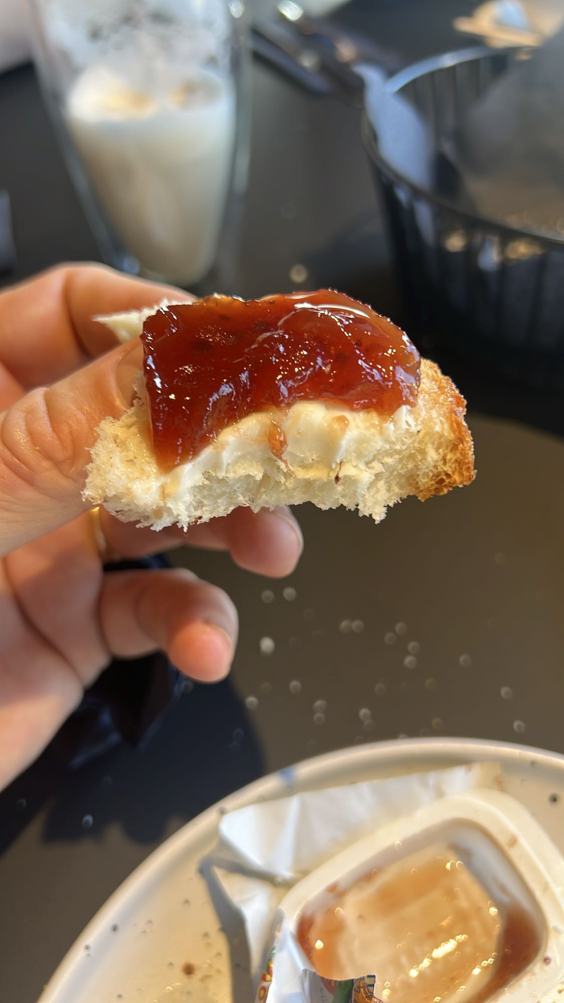 Pâine cu unt și gem