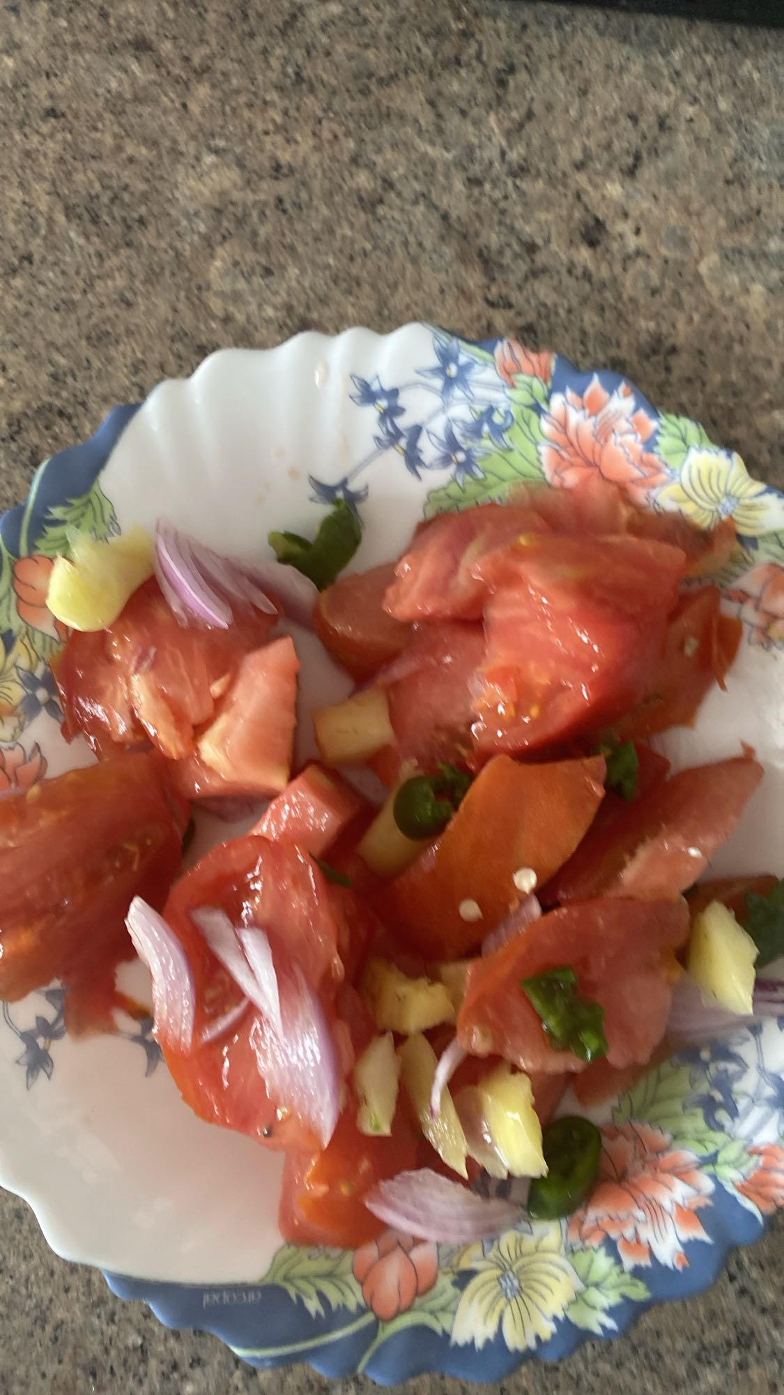 Salată de roșii proaspătă