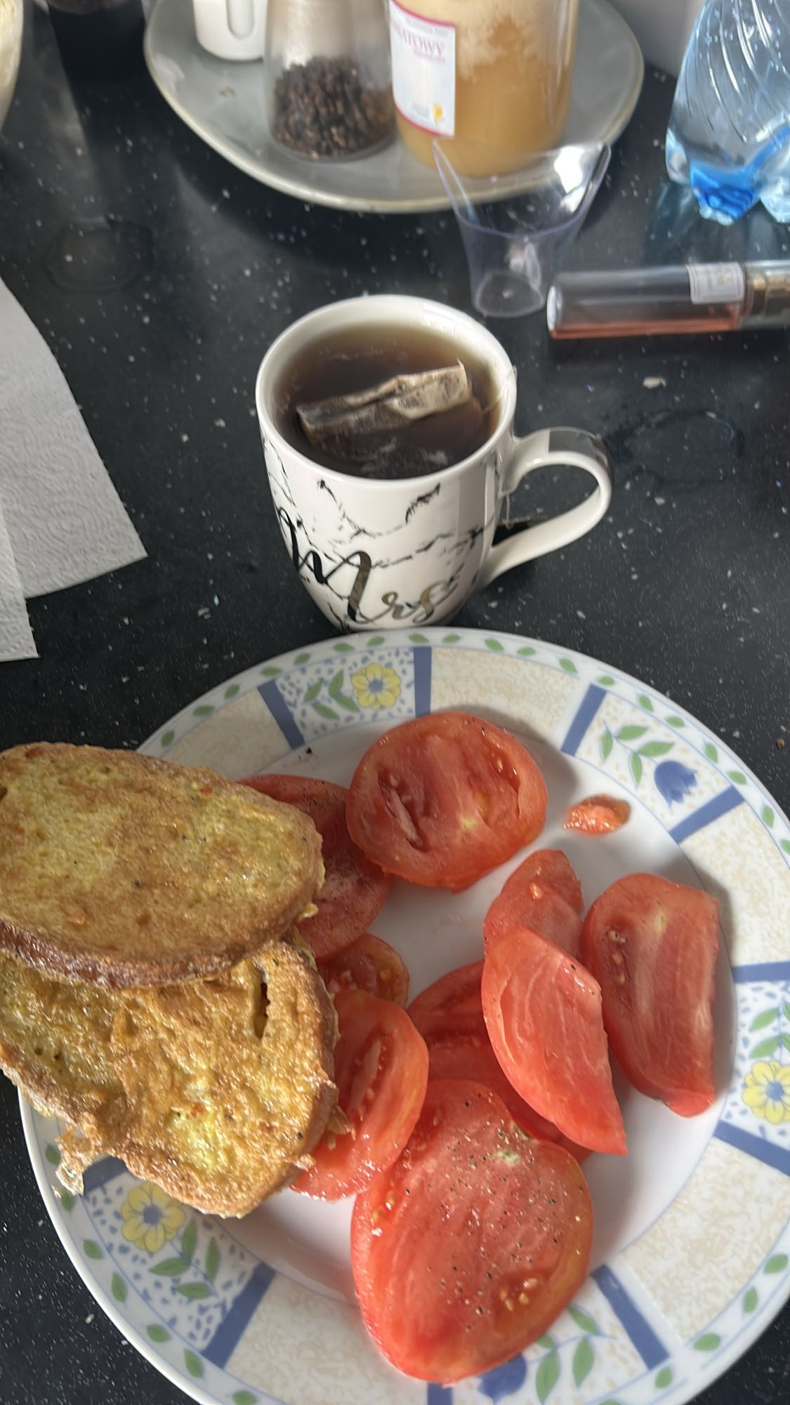 Tosty francuskie z pomidorami