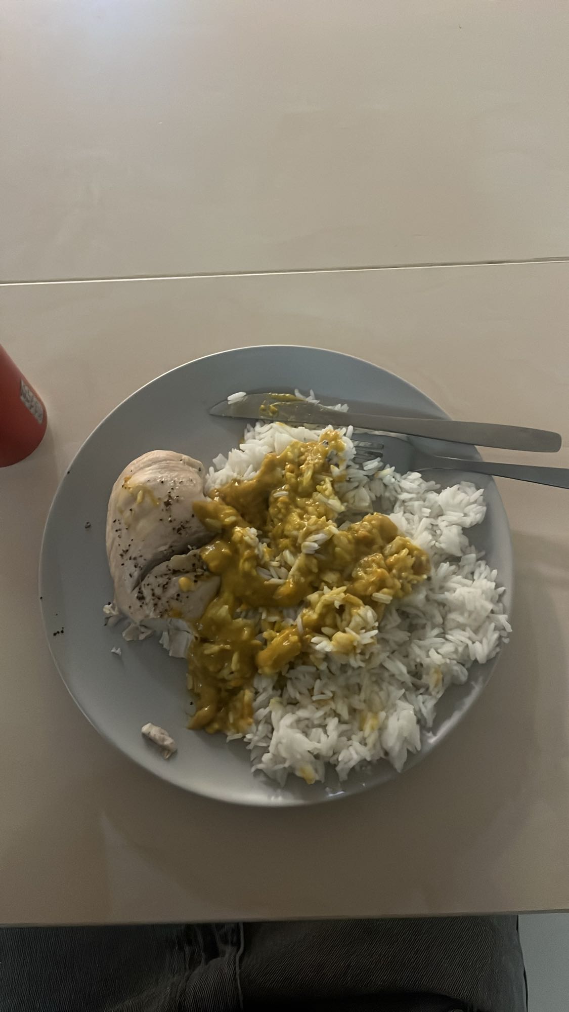 Kyckling med ris och currysås