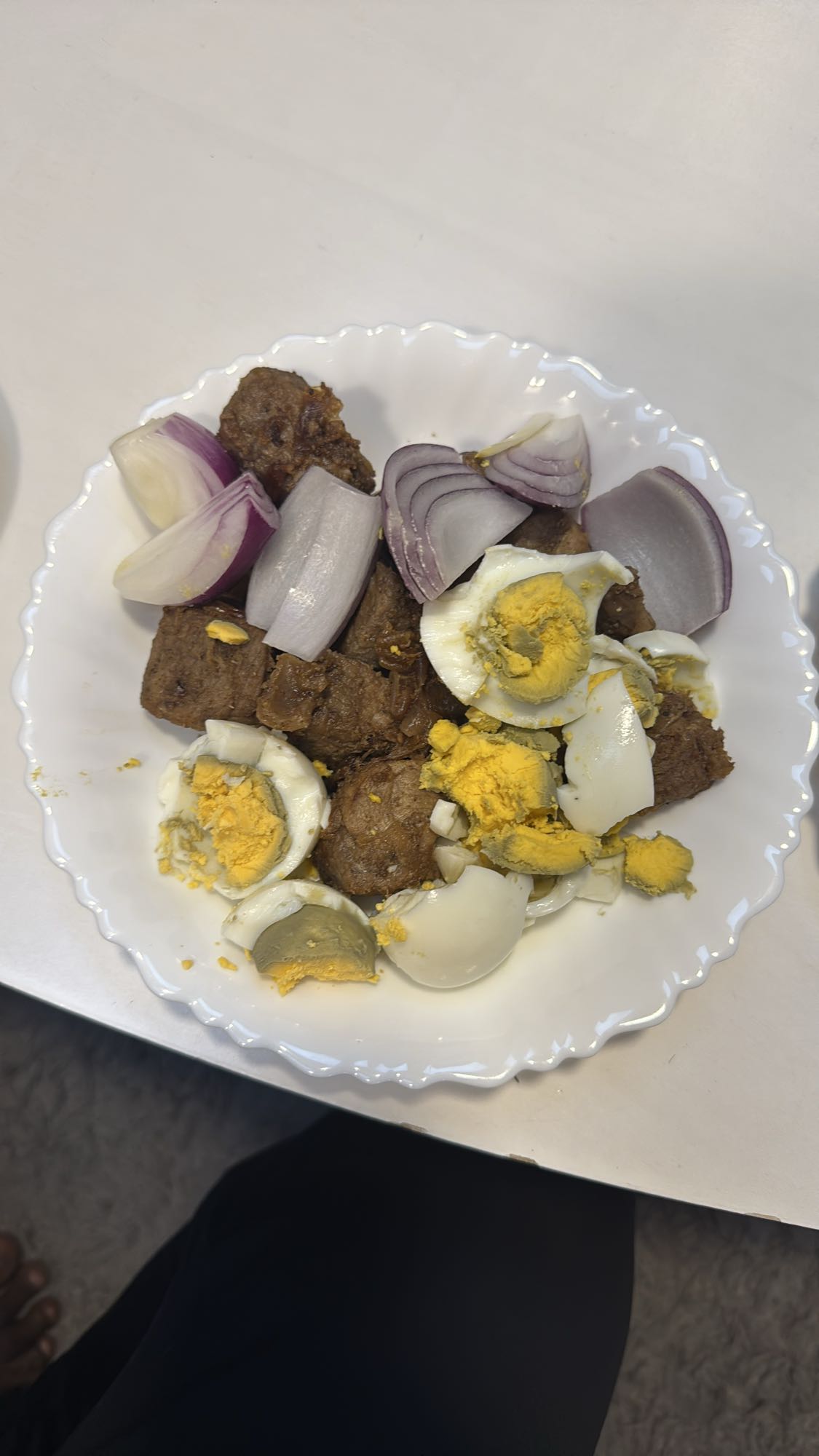 Egg og kjøtt med løk