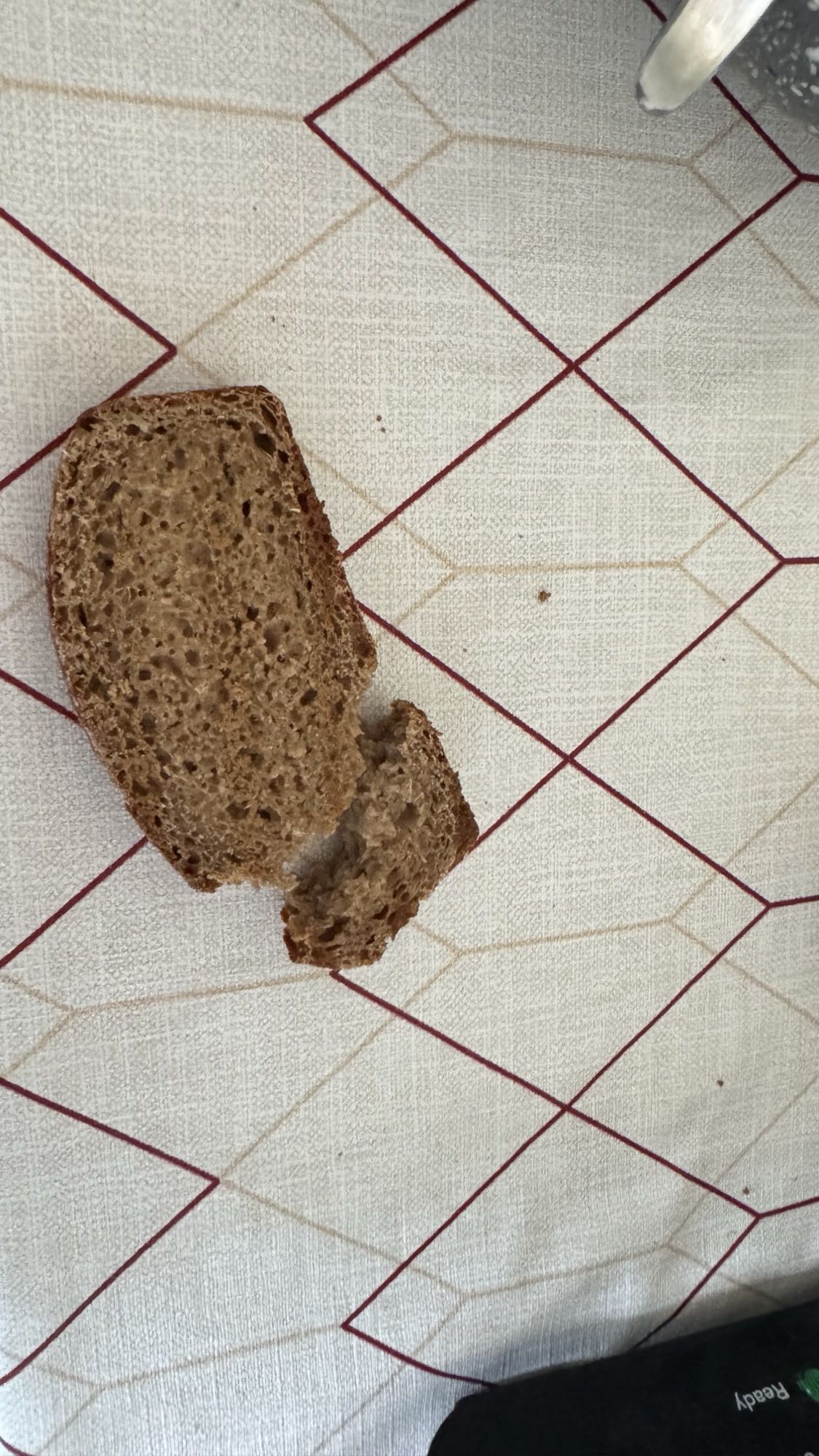 Tam buğday ekmeği dilimi