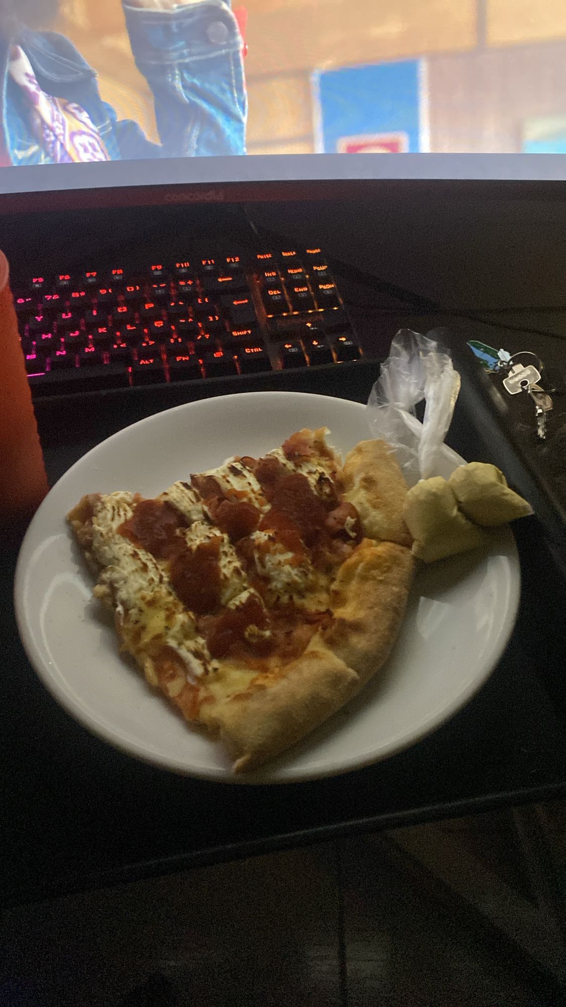 Fatias de pizza com pão